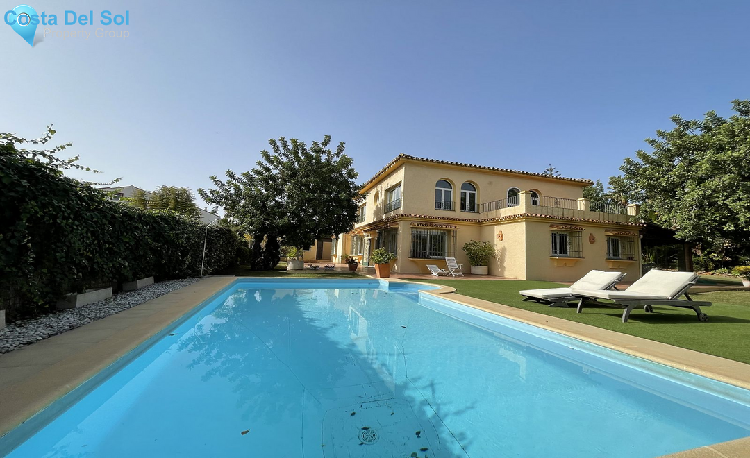 Detached Villa in Marbella-1561689