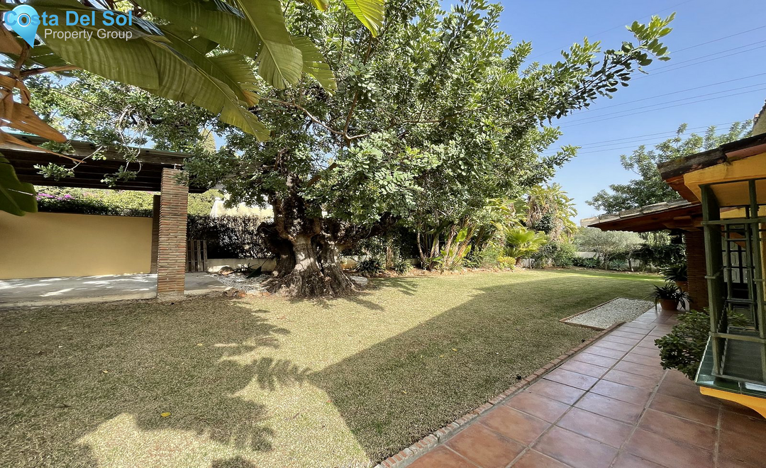 Detached Villa in Marbella-1561681