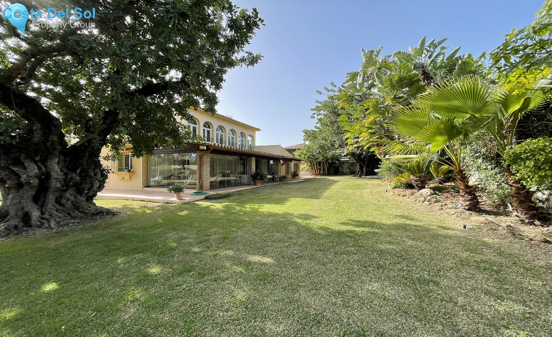 Detached Villa in Marbella-1561686