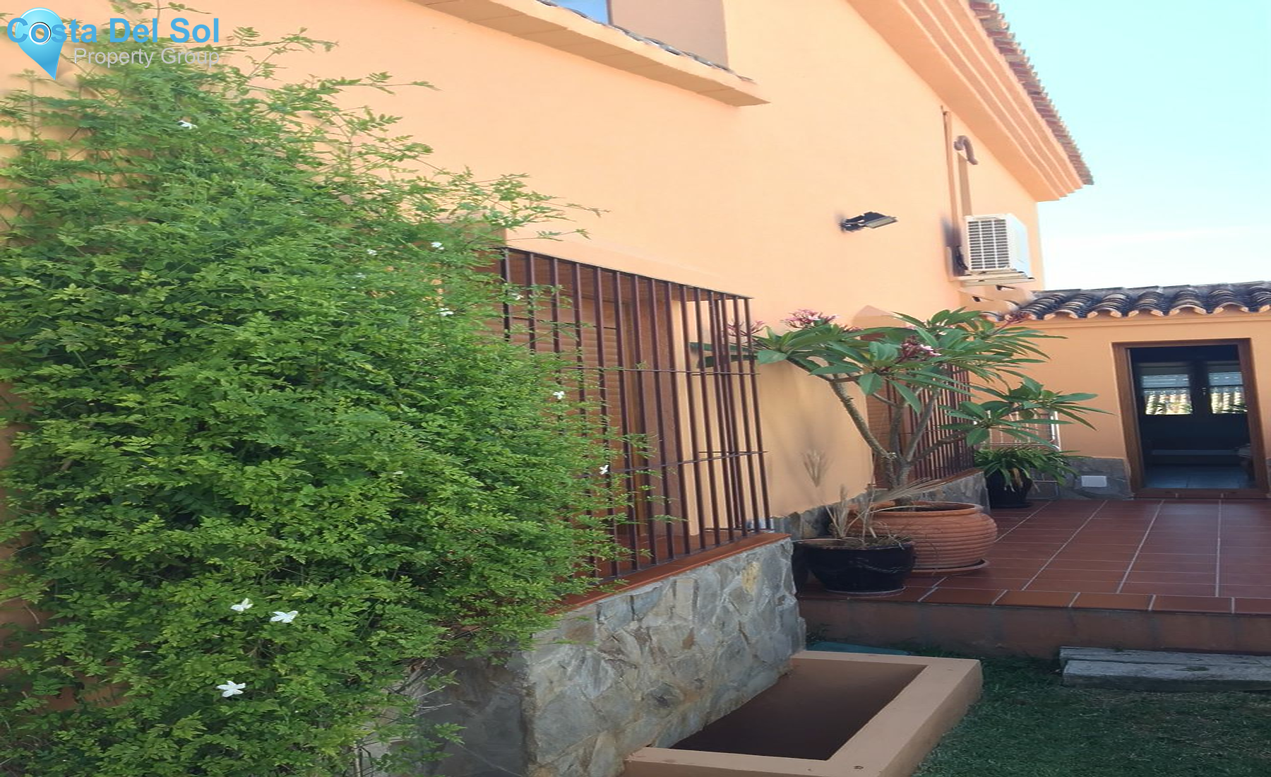 Detached Villa in Mijas Costa-1141332