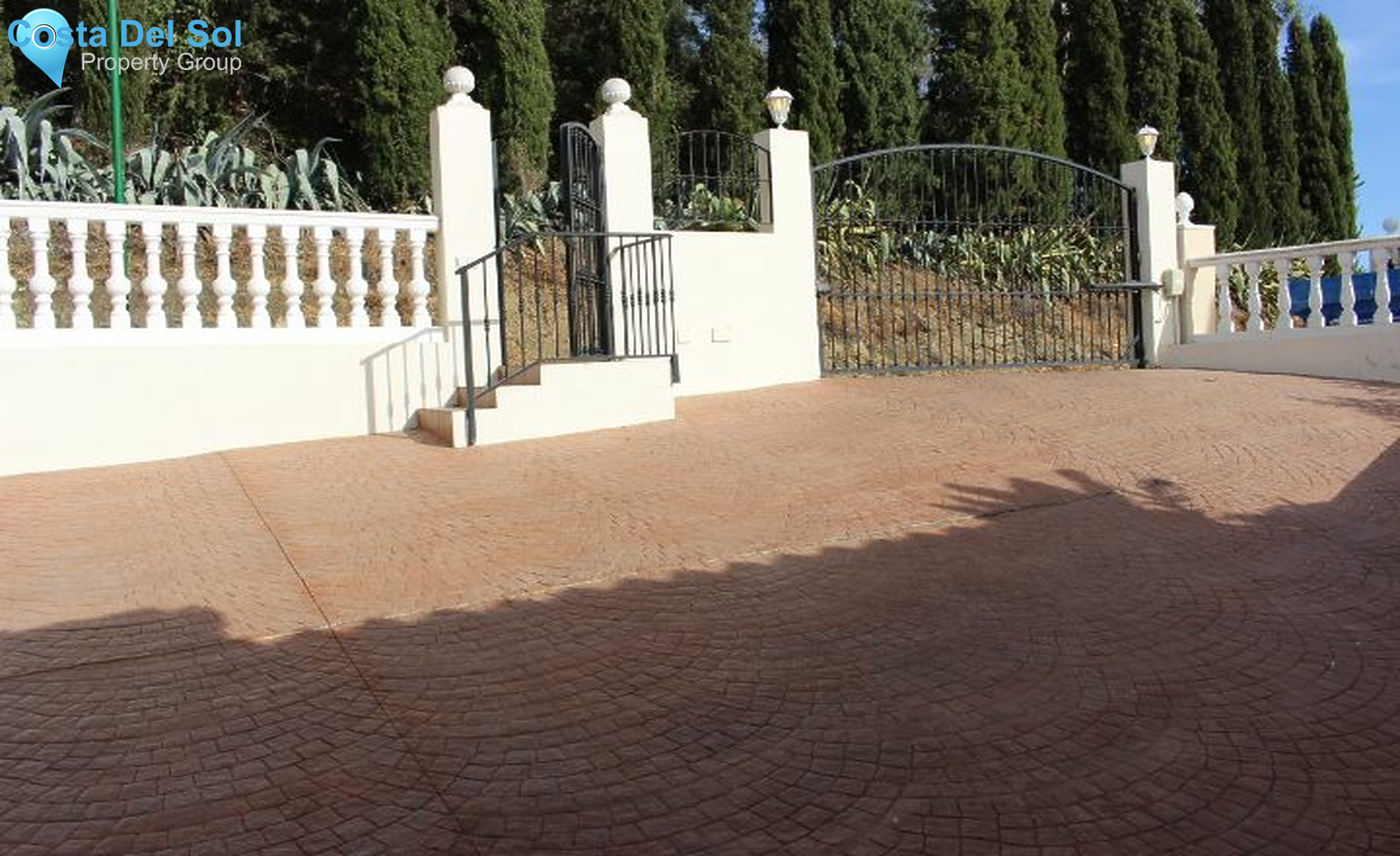 Detached Villa in Mijas Costa-1165555