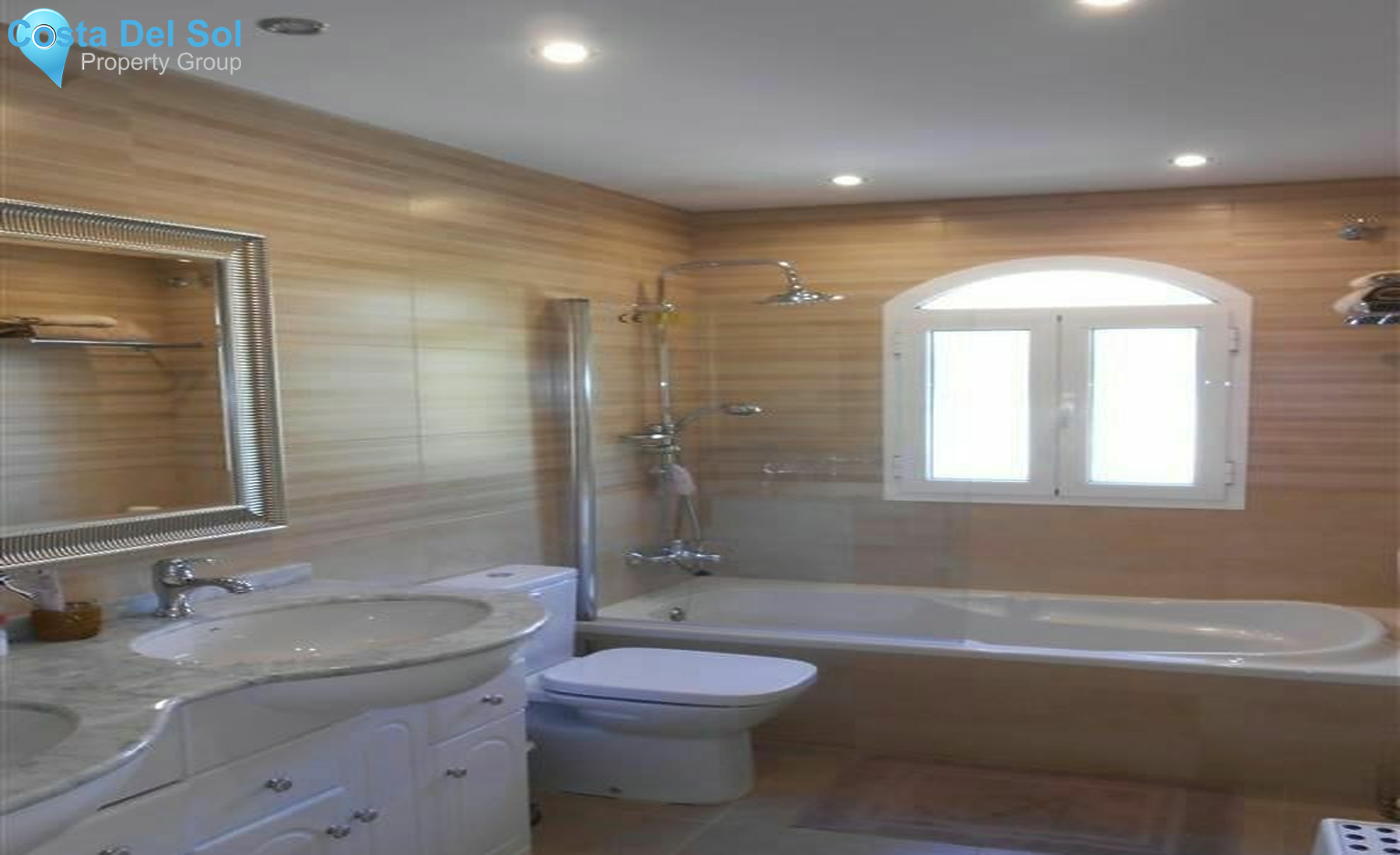 Detached Villa in Mijas Costa-1418940