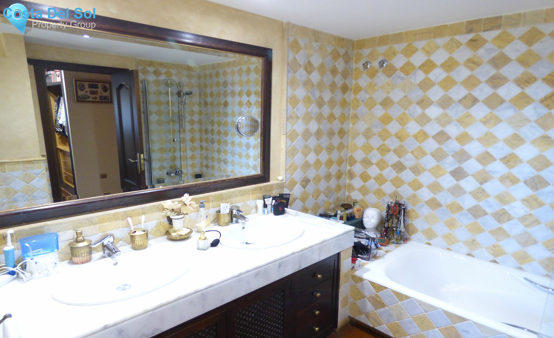 Detached Villa in Mijas-1129503
