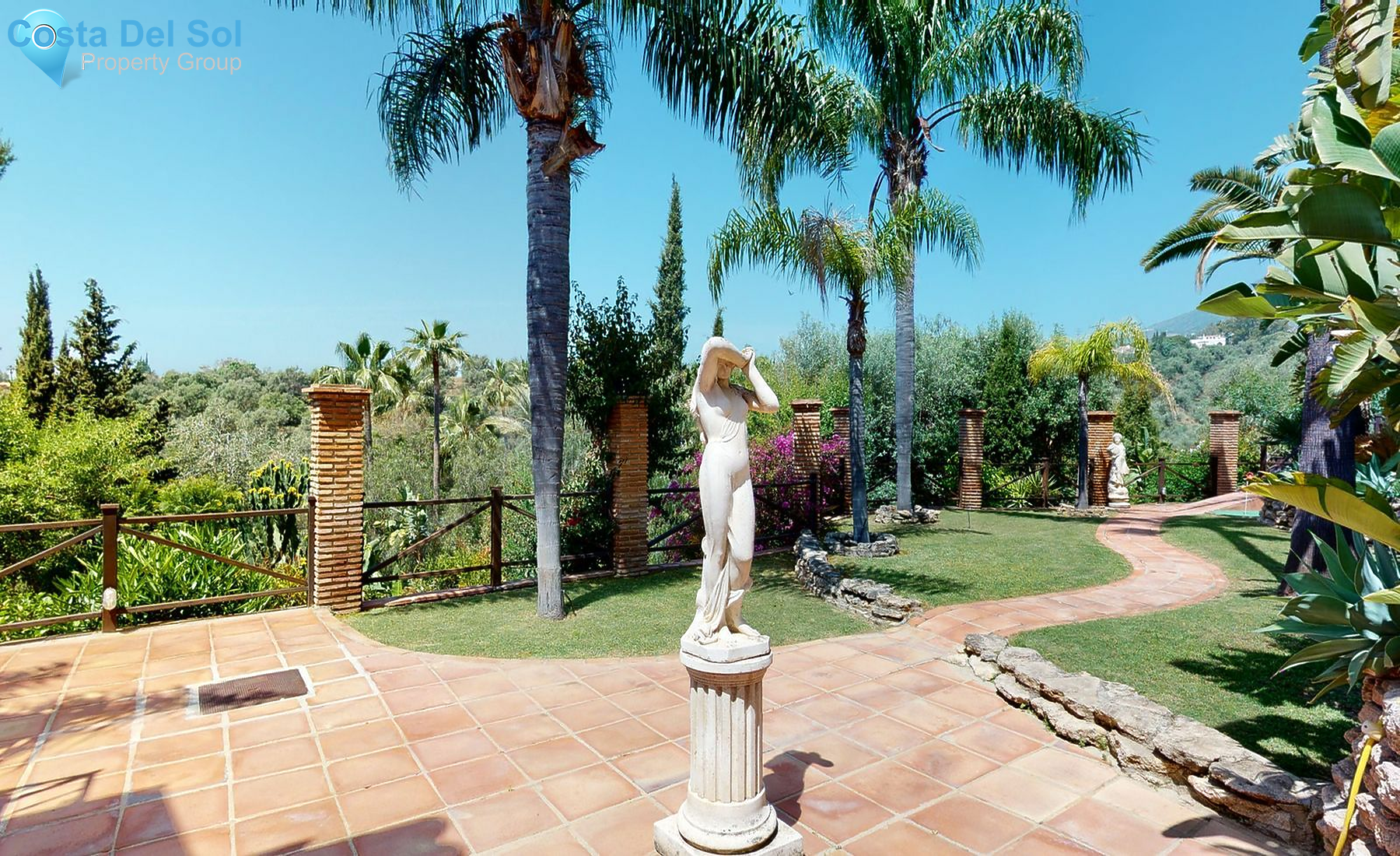 Detached Villa in Mijas-1178008