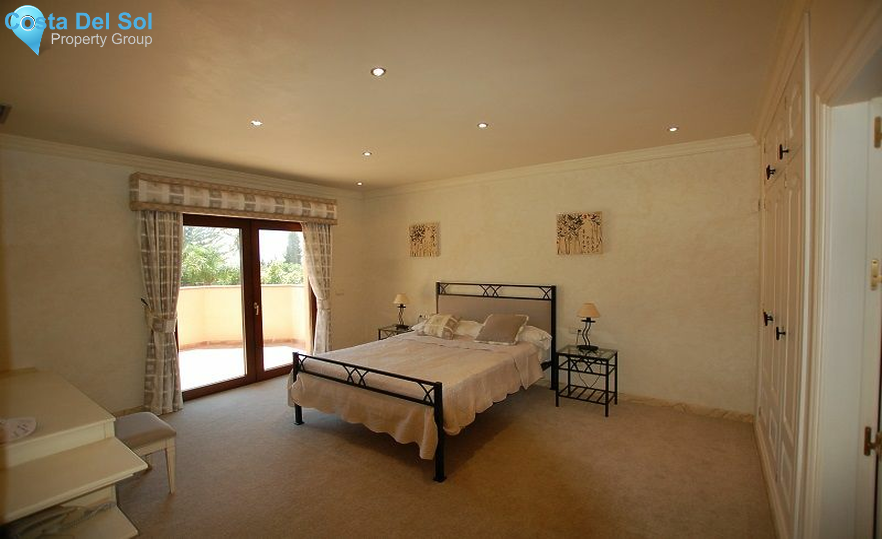 Detached Villa in Mijas-1200299