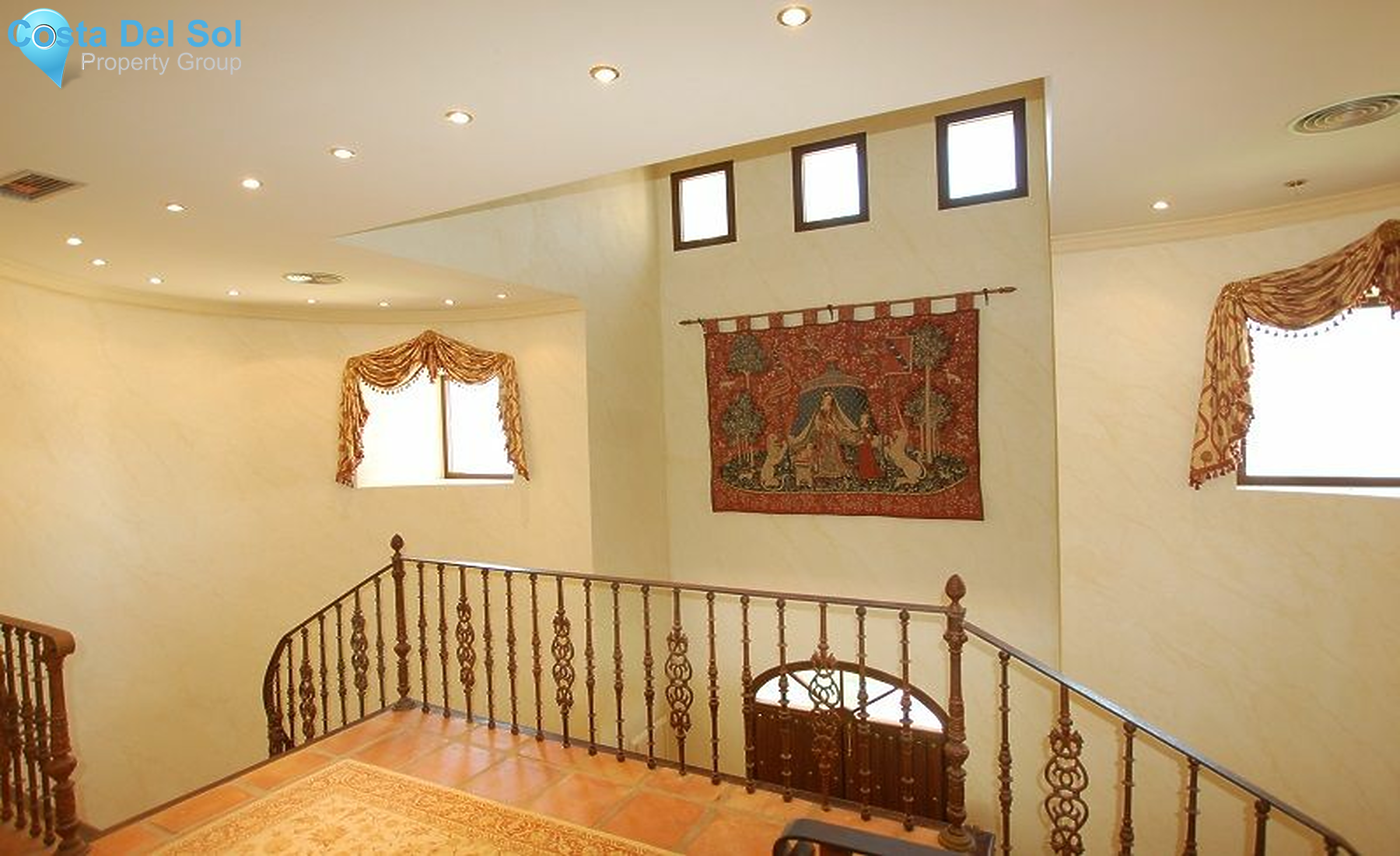 Detached Villa in Mijas-1200300