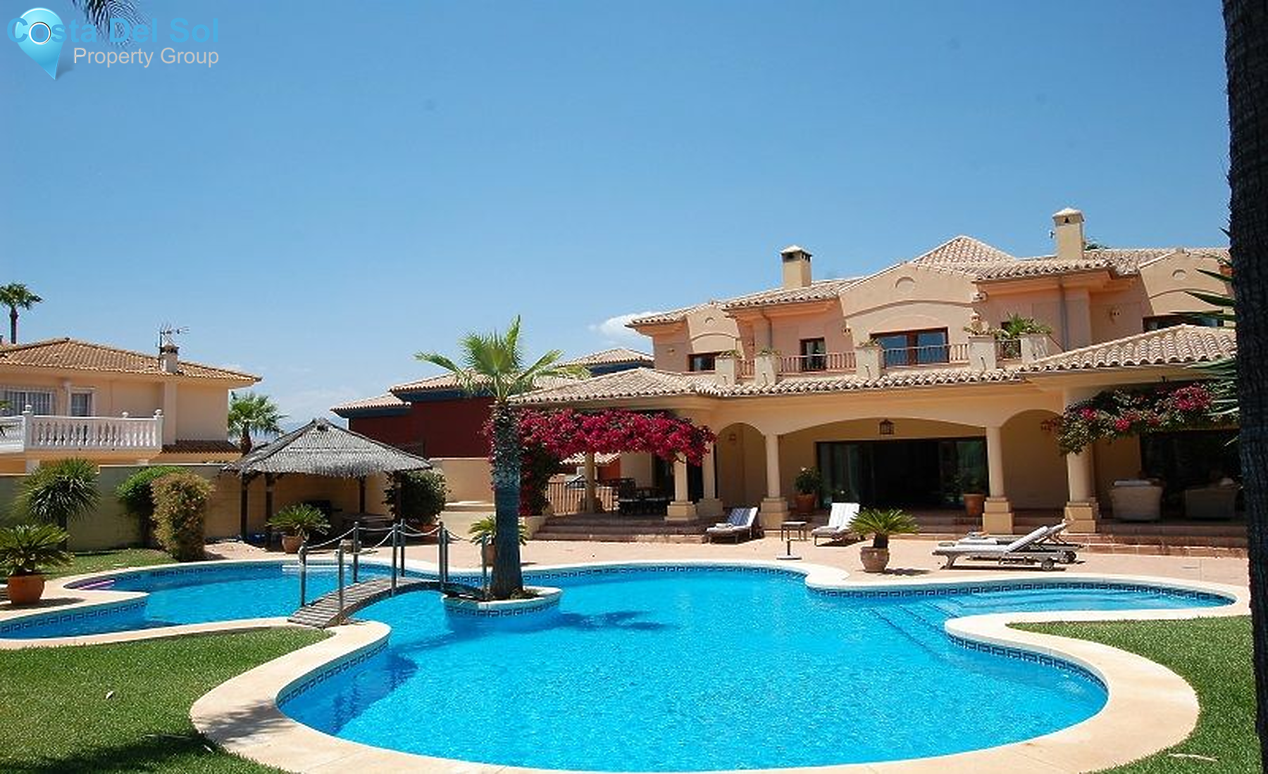 Detached Villa in Mijas-1200285