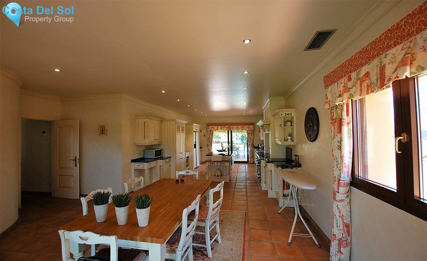 Detached Villa in Mijas-1200290
