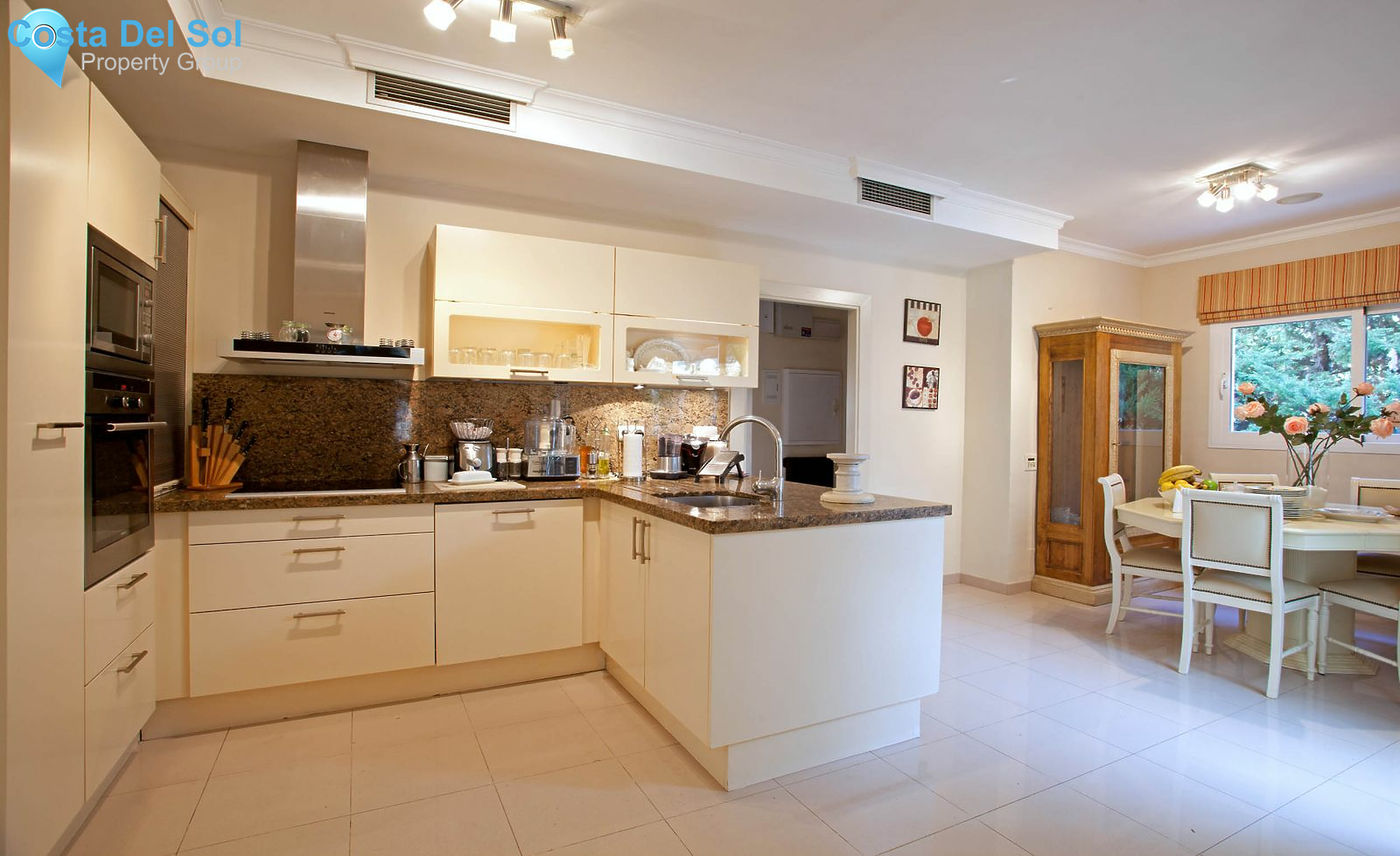 Detached Villa in New Golden Mile-1423087