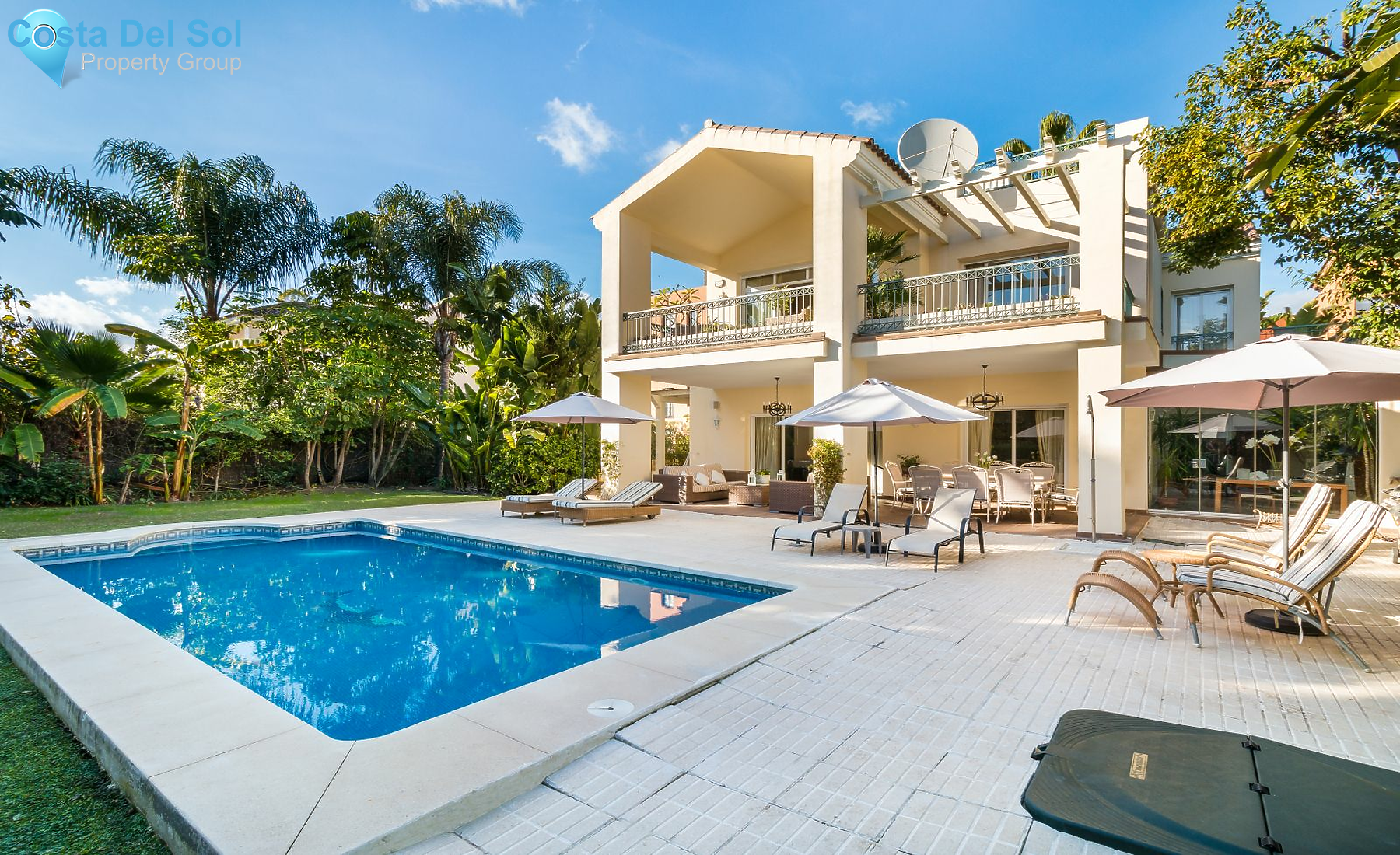 Detached Villa in New Golden Mile-1423075