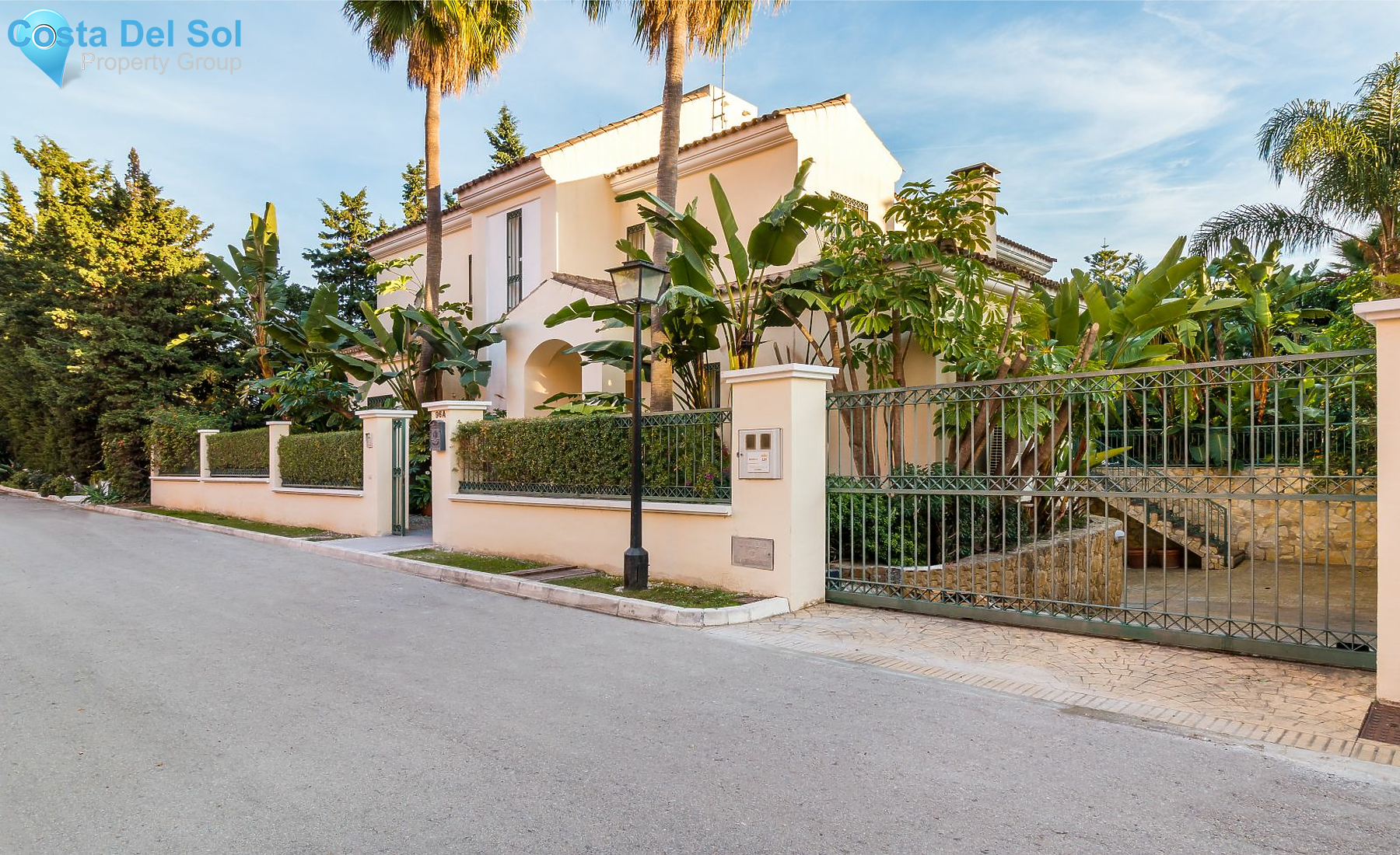Detached Villa in New Golden Mile-1423077