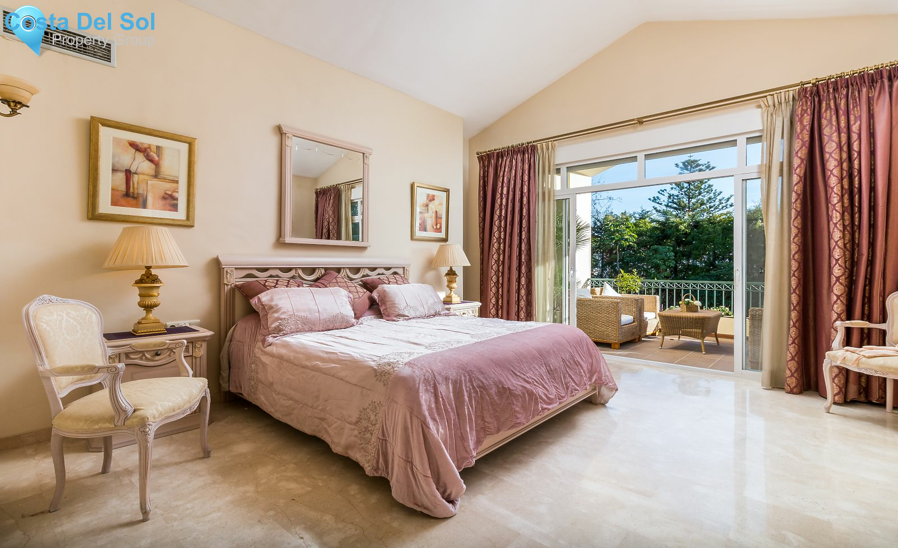 Detached Villa in New Golden Mile-1423080