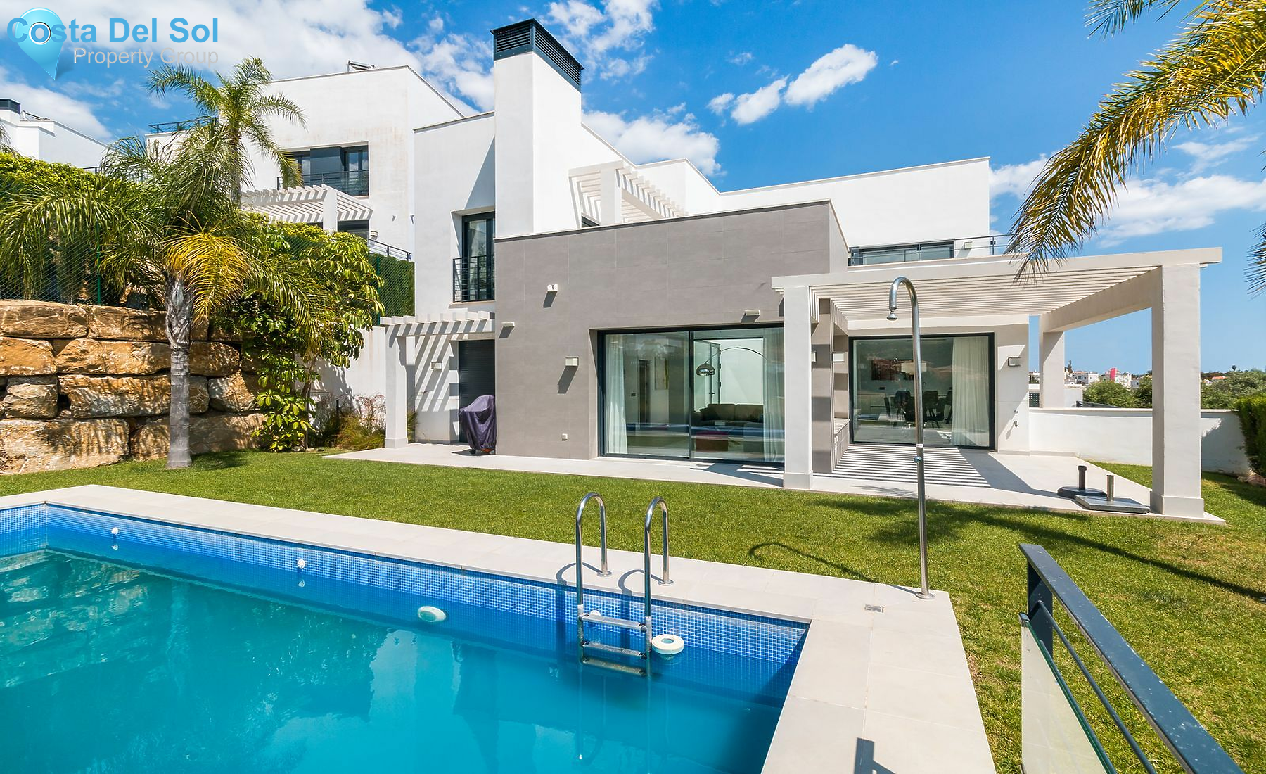 Detached Villa in New Golden Mile