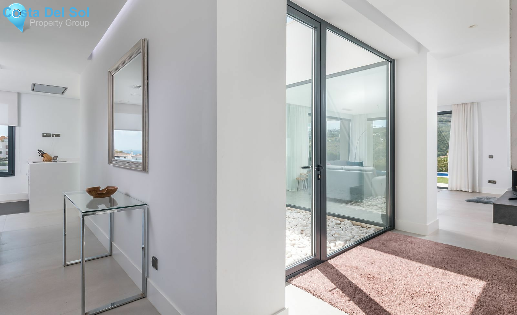 Detached Villa in New Golden Mile-1429338