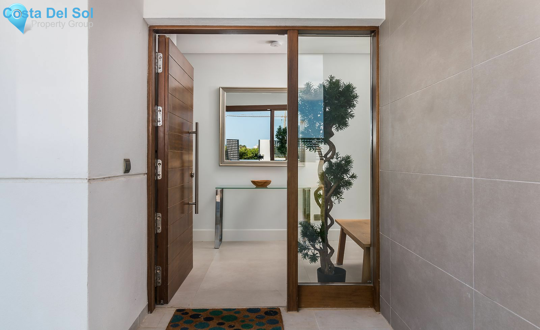 Detached Villa in New Golden Mile-1429344