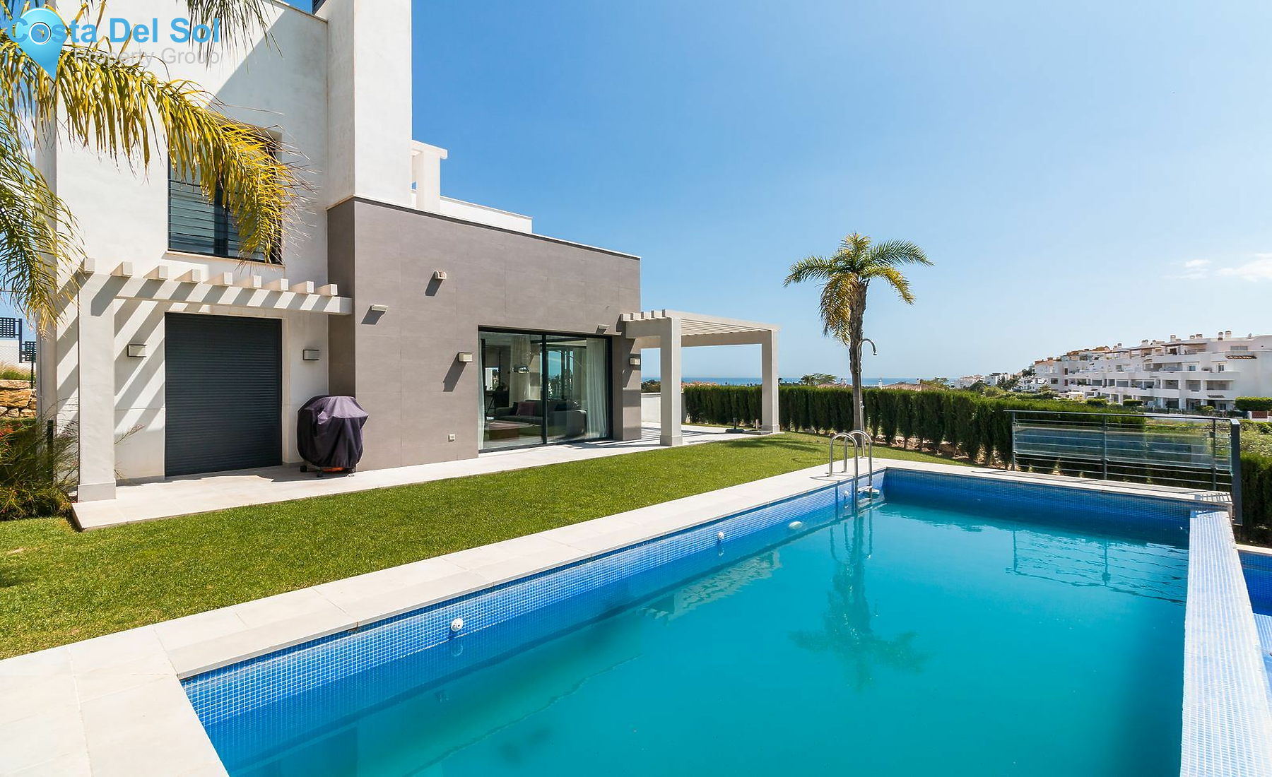 Detached Villa in New Golden Mile-1429345