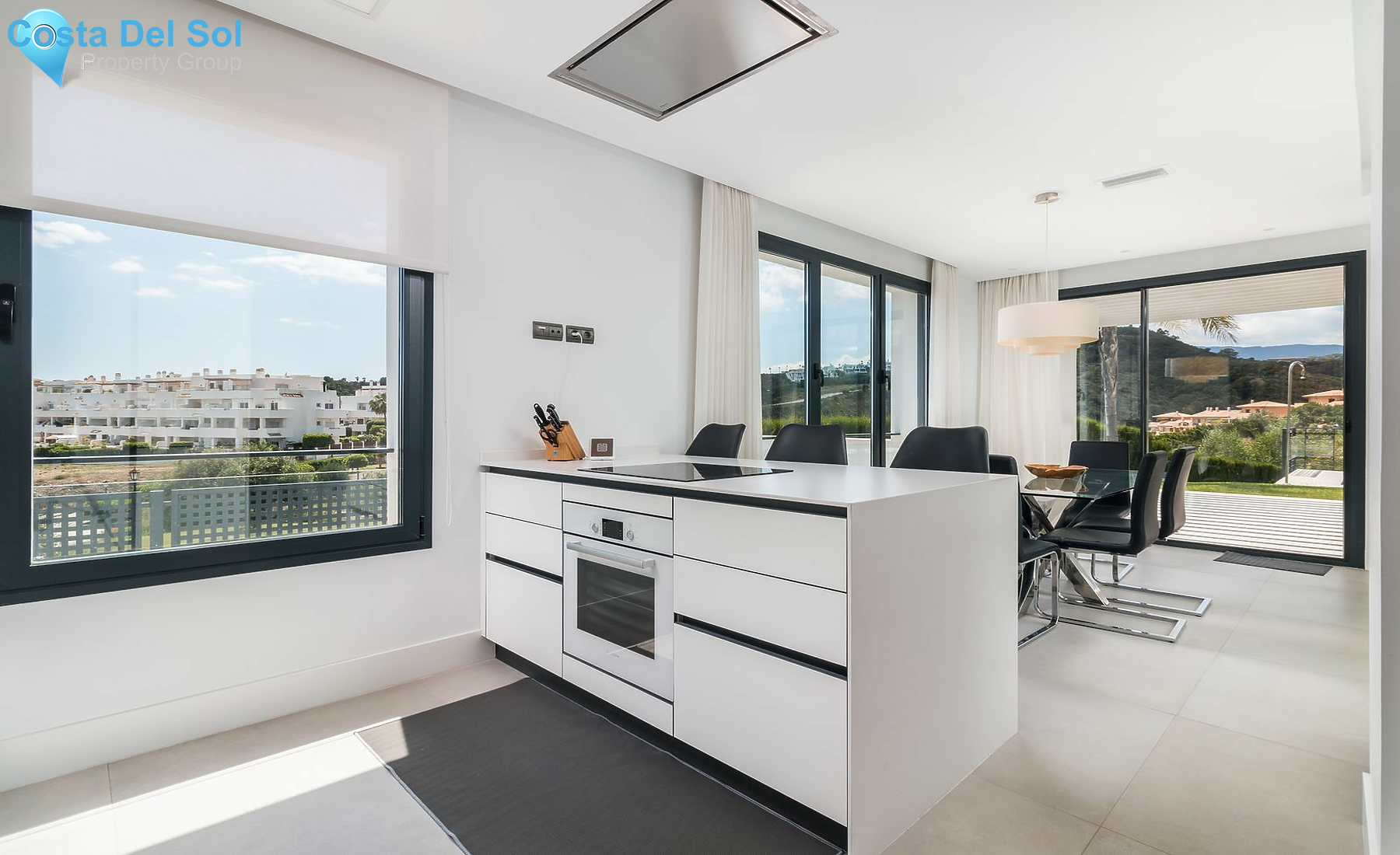 Detached Villa in New Golden Mile-1429328
