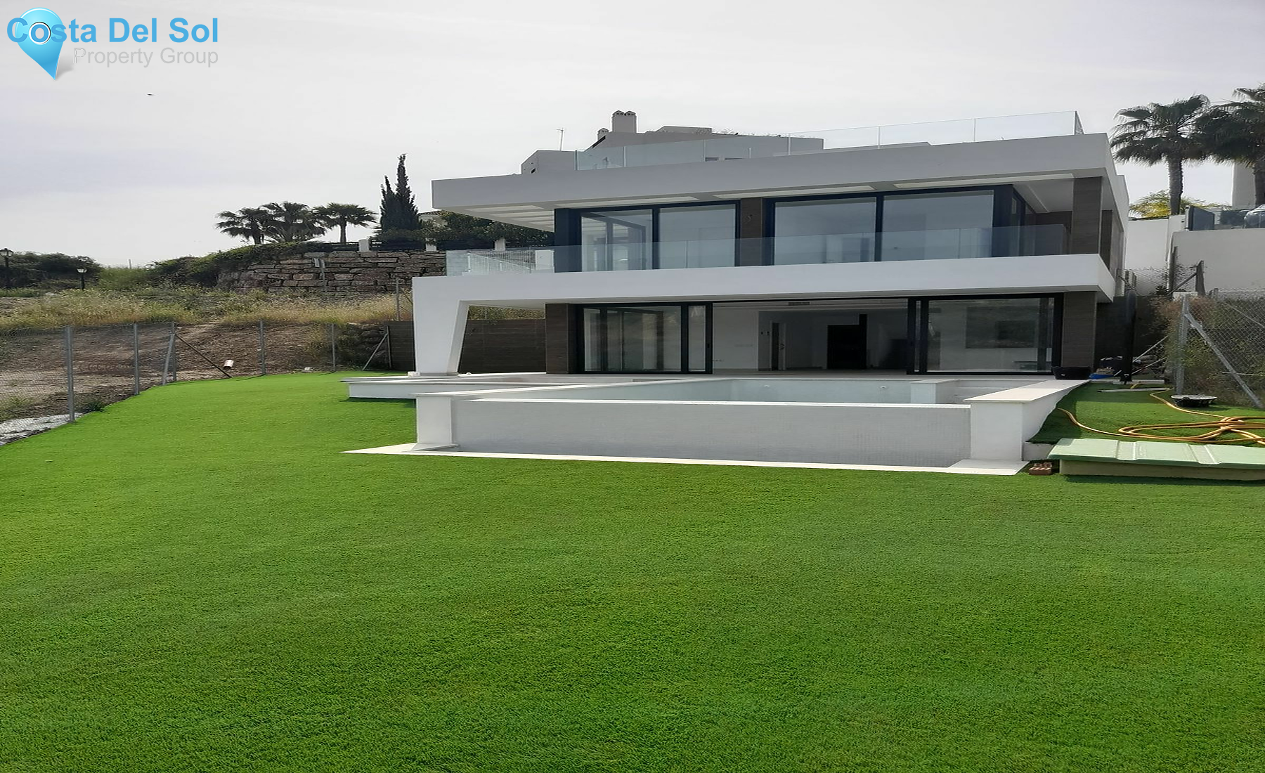 Detached Villa in New Golden Mile