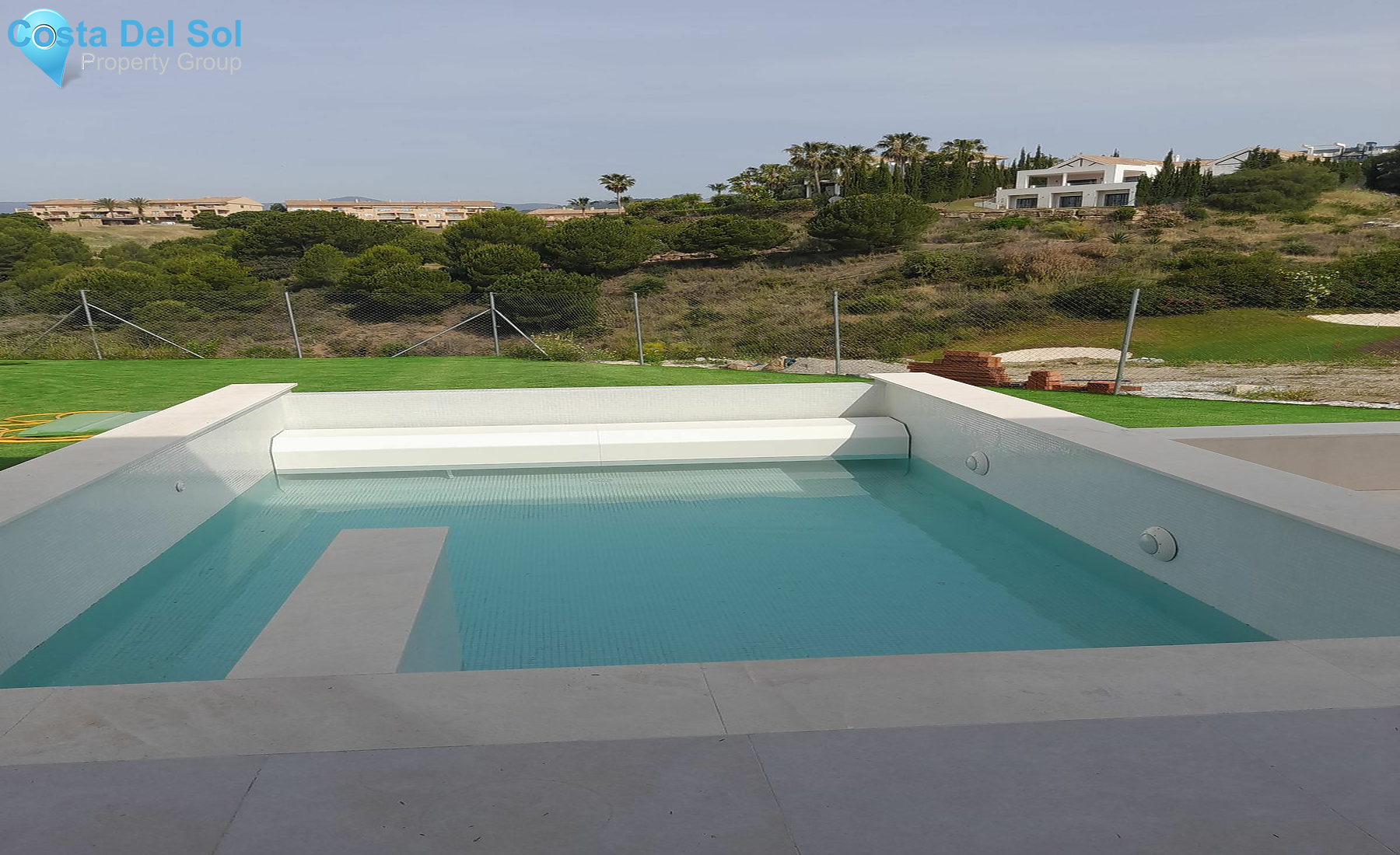 Detached Villa in New Golden Mile-1487673
