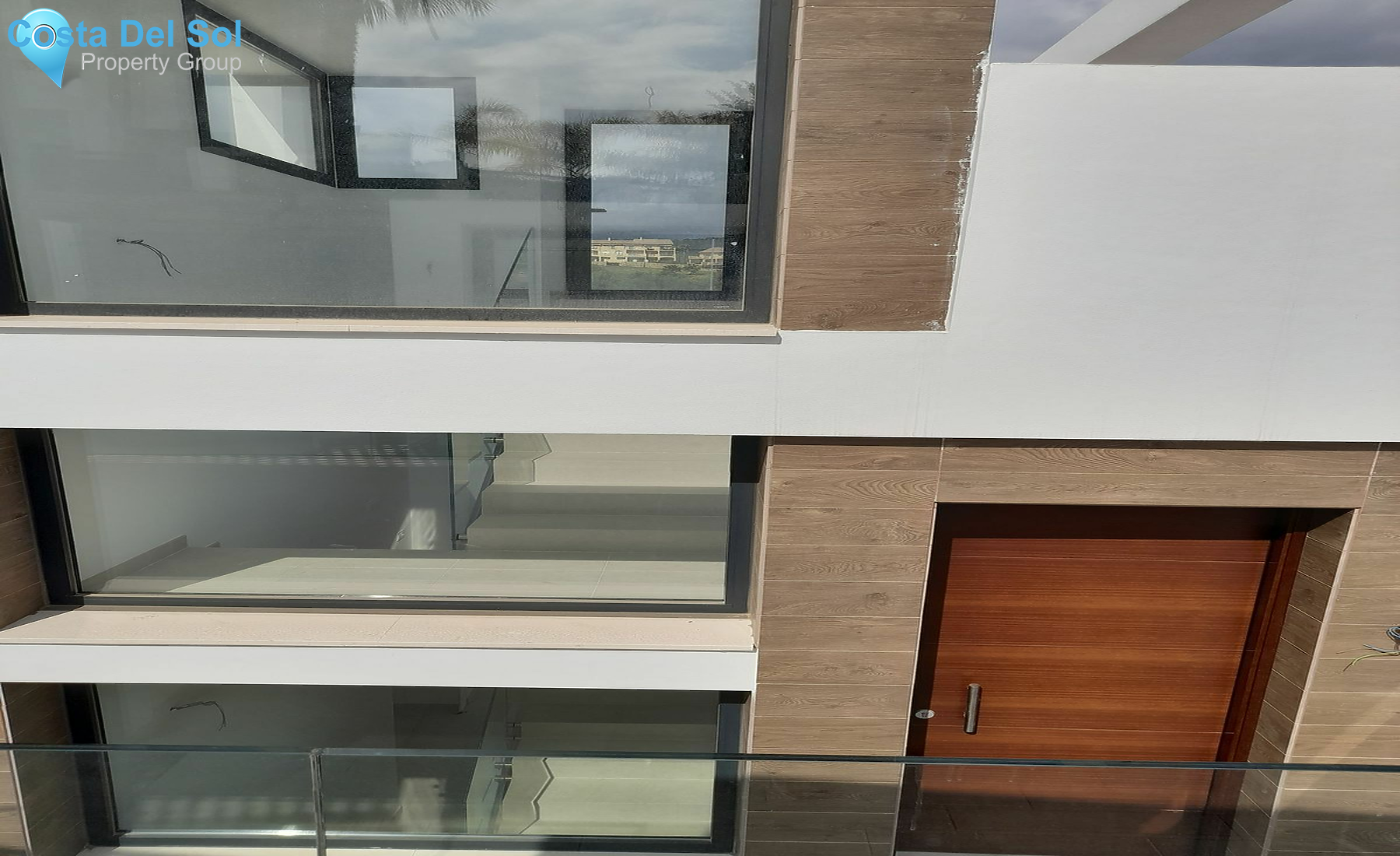 Detached Villa in New Golden Mile-1487682