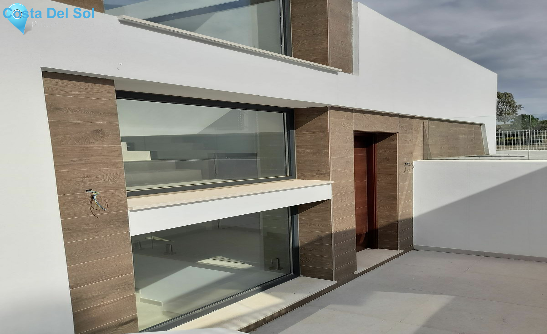 Detached Villa in New Golden Mile-1487683
