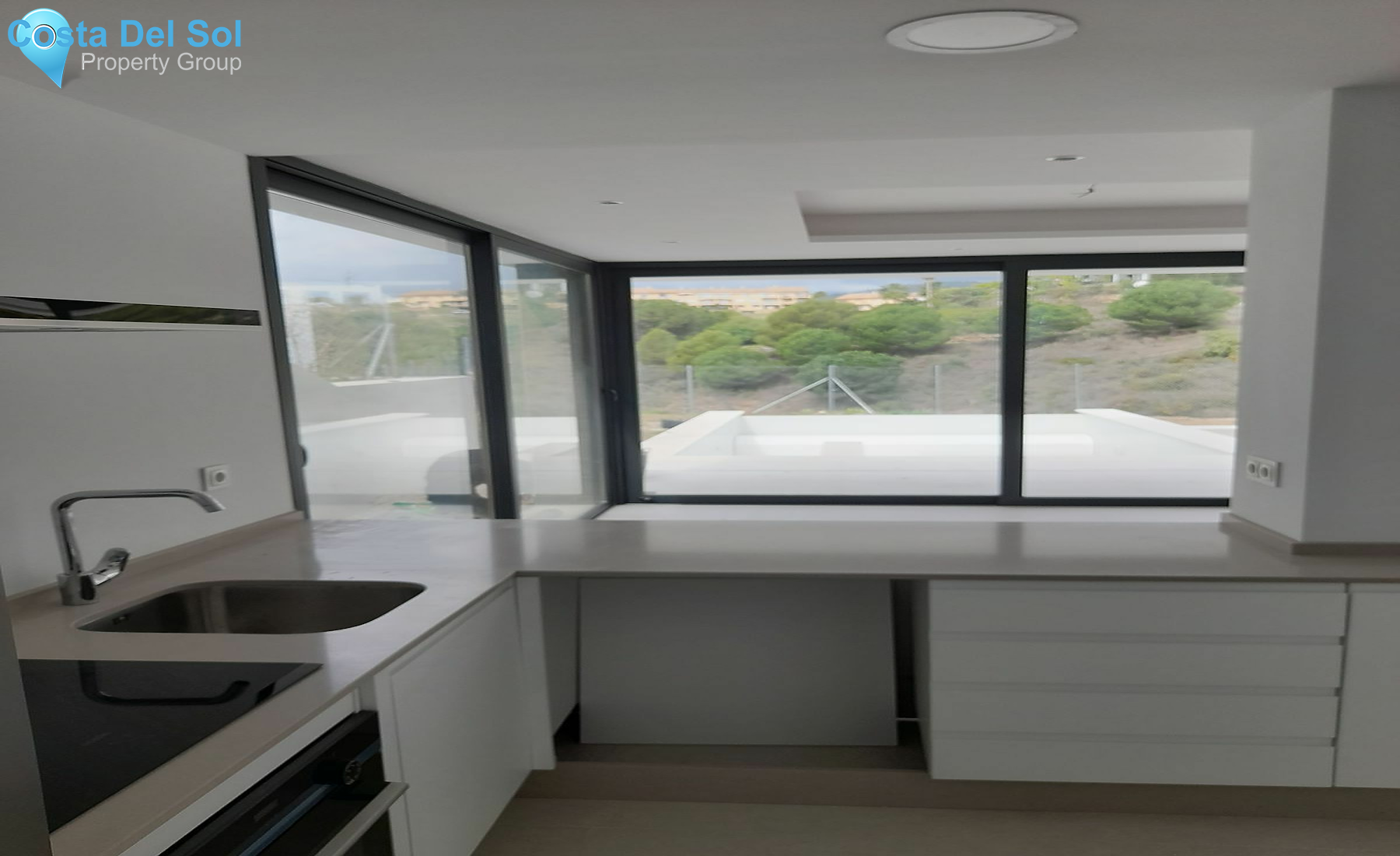 Detached Villa in New Golden Mile-1487678