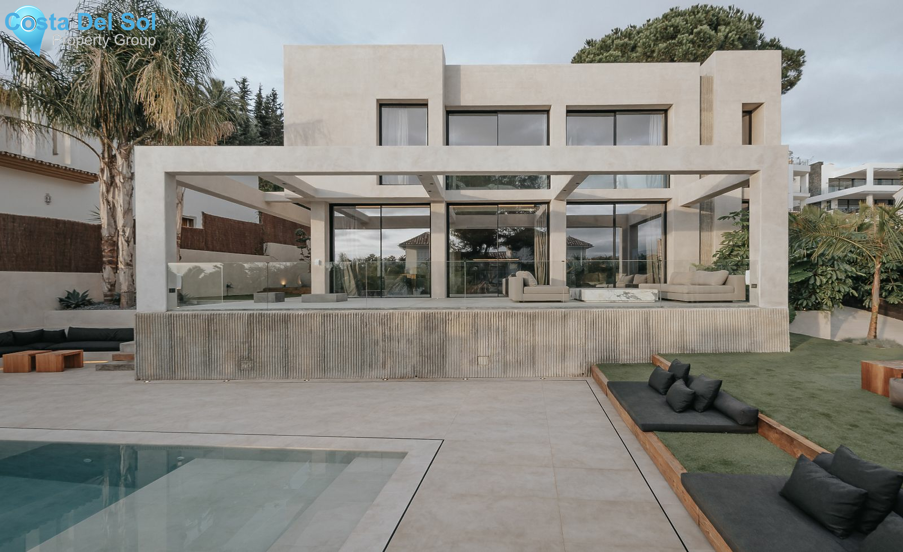 Detached Villa in Nueva Andalucía