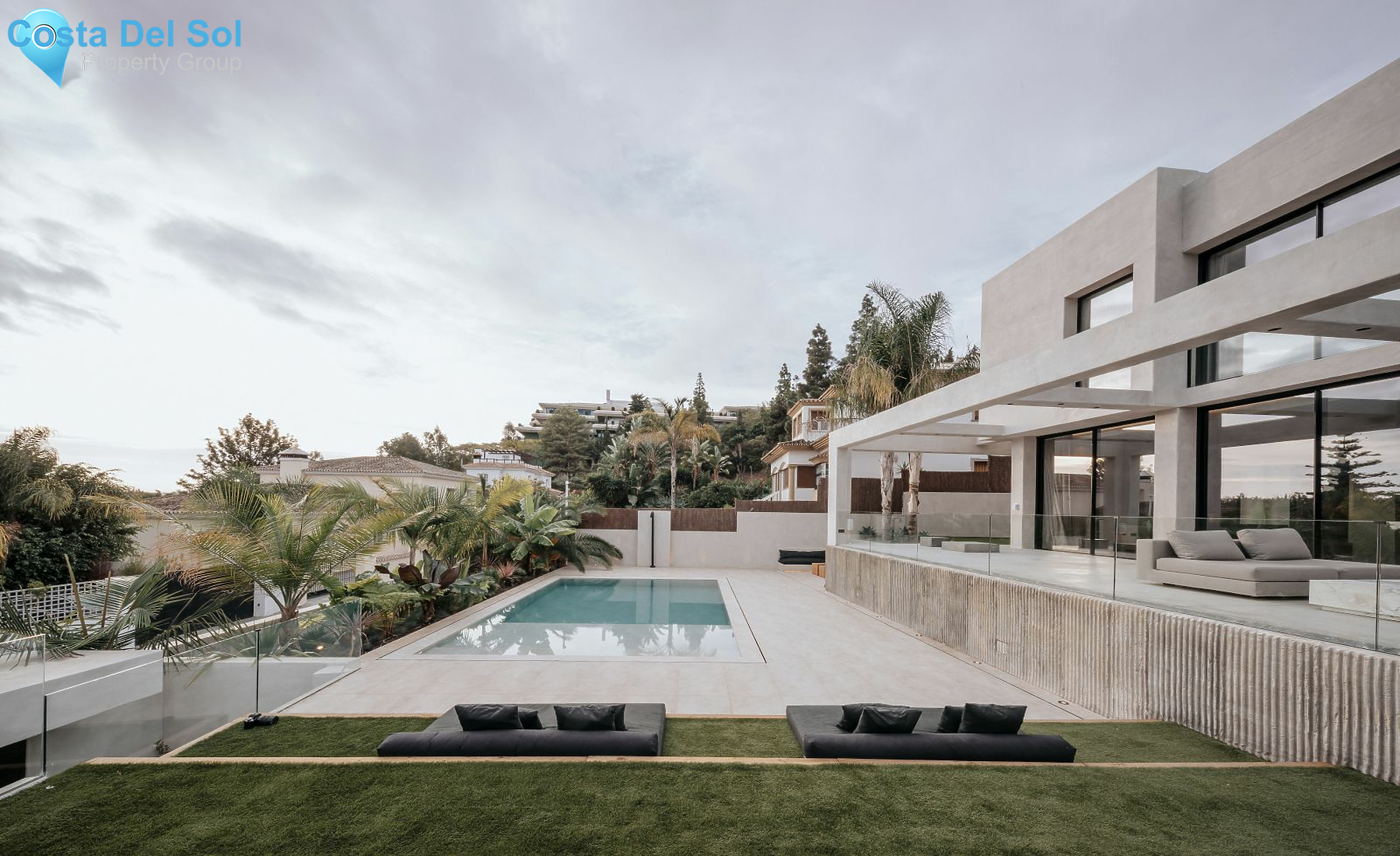 Detached Villa in Nueva Andalucía-1140450