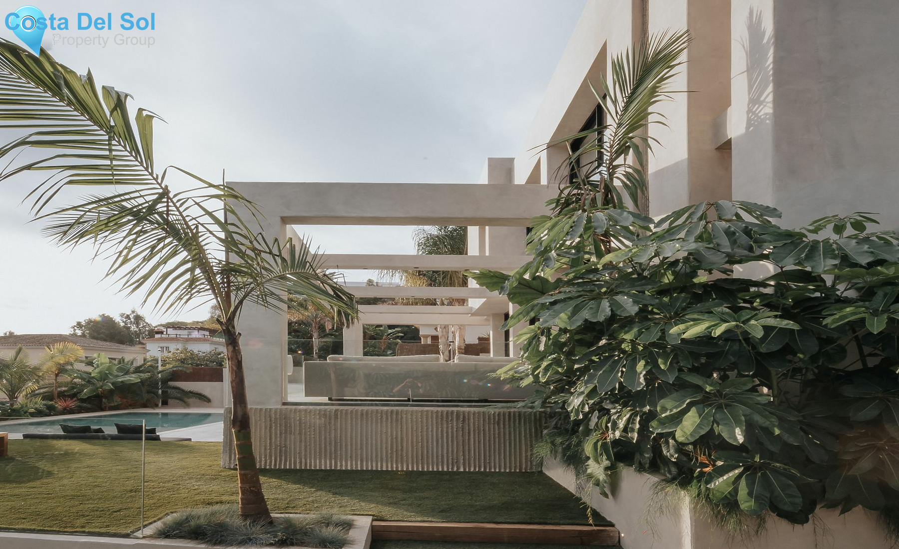 Detached Villa in Nueva Andalucía-1140454