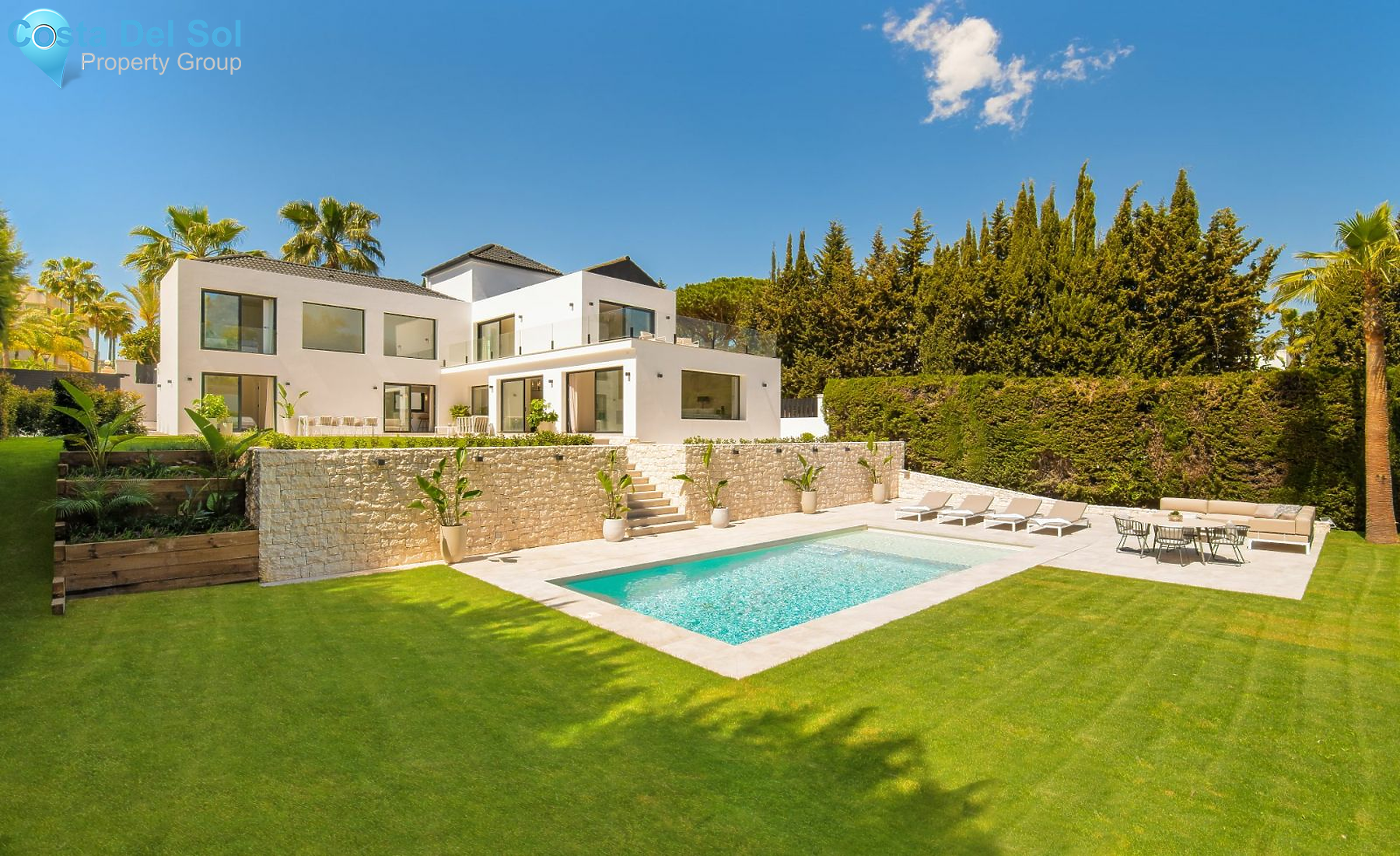 Detached Villa in Nueva Andalucía
