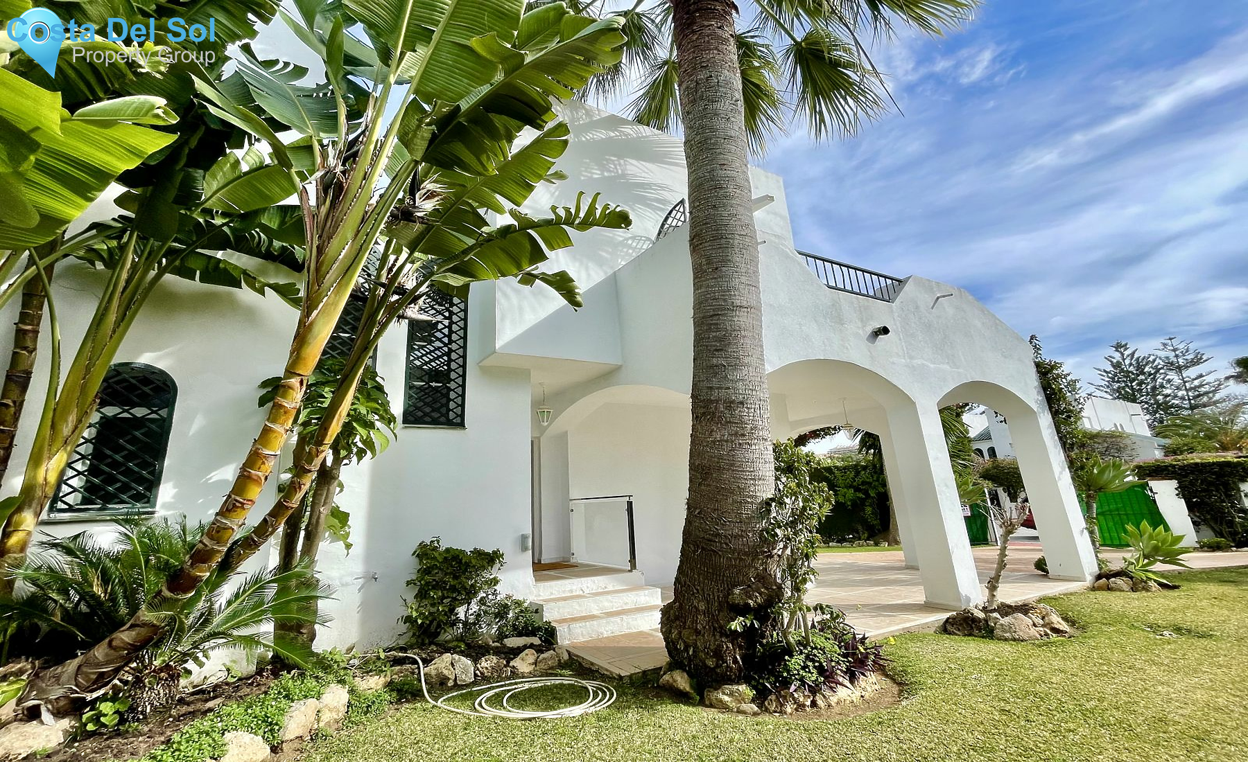 Detached Villa in Nueva Andalucía-1178105