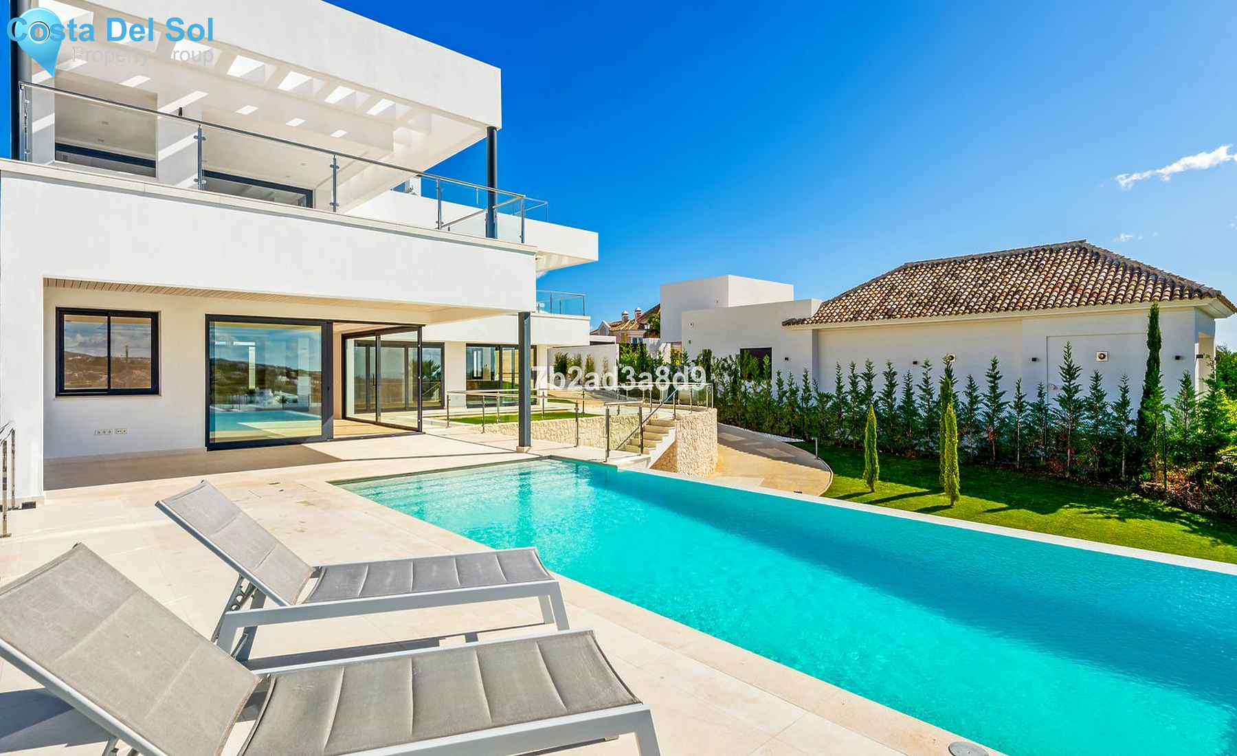 Detached Villa in Nueva Andalucía-1193119