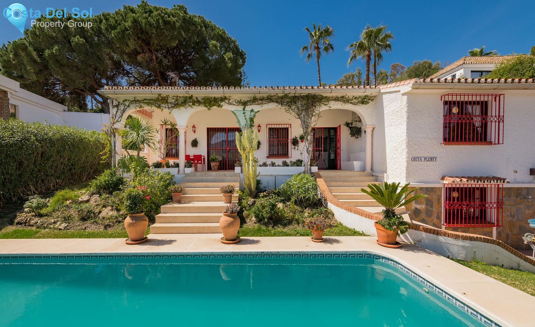 Detached Villa in Nueva Andalucía-1196571