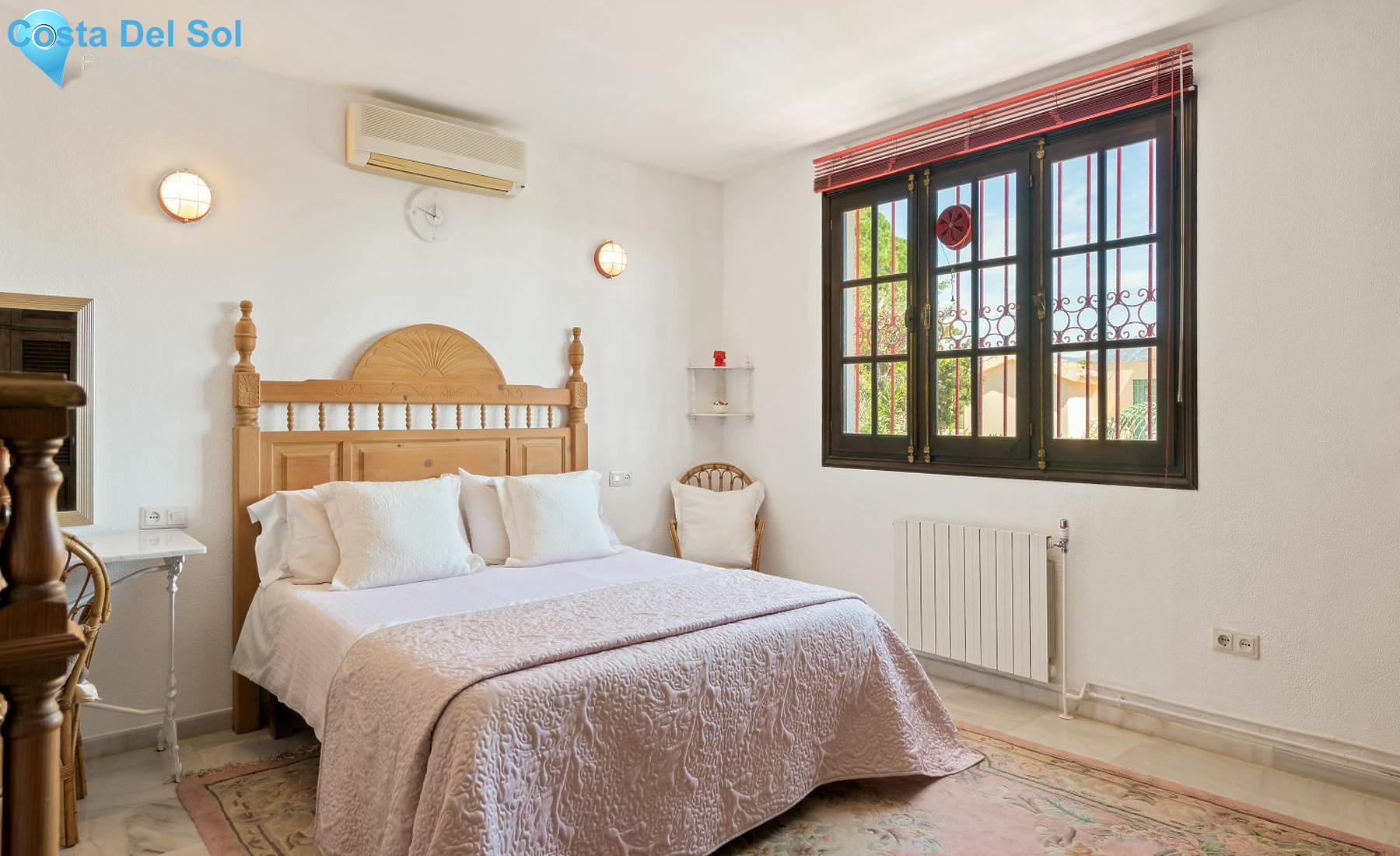 Detached Villa in Nueva Andalucía-1196563