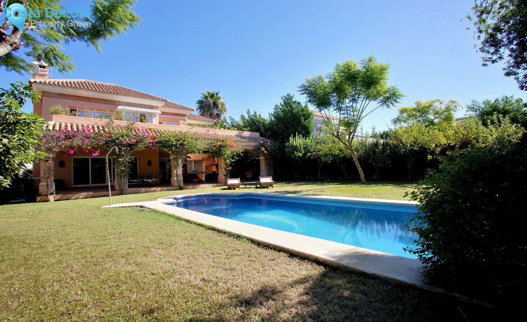 Detached Villa in Nueva Andalucía