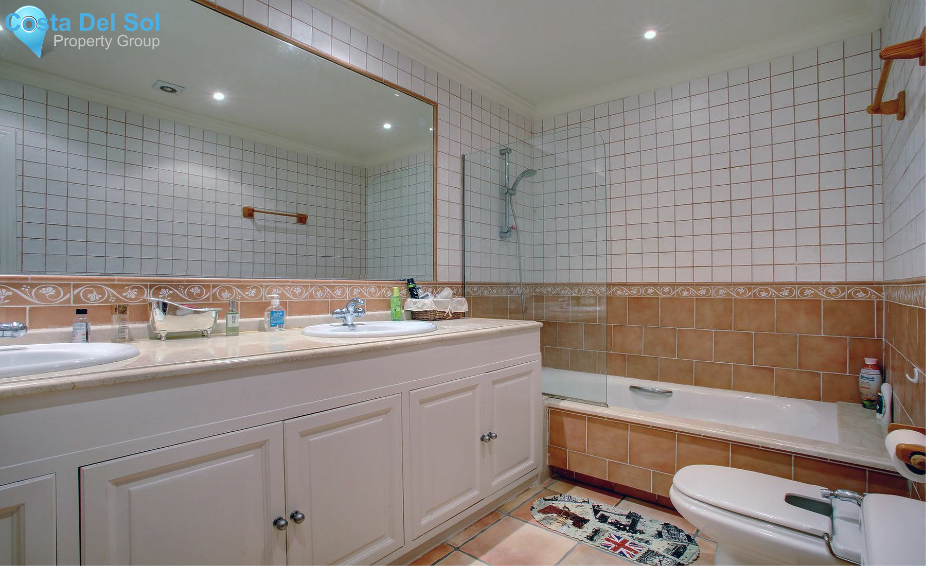 Detached Villa in Nueva Andalucía-1200788
