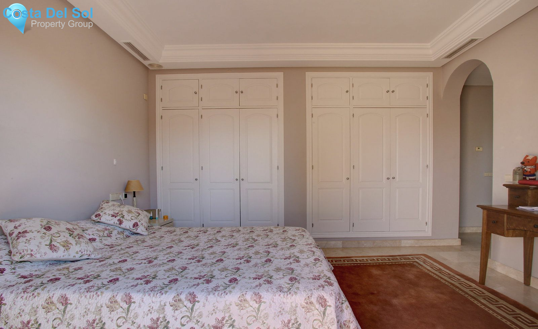 Detached Villa in Nueva Andalucía-1200795