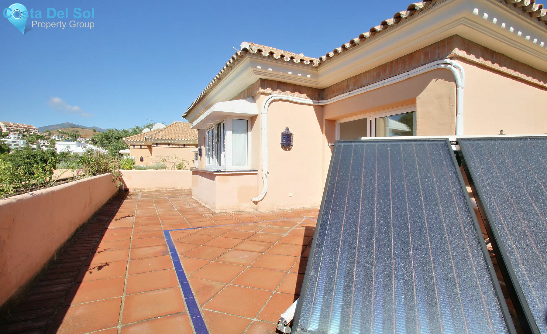 Detached Villa in Nueva Andalucía-1200796
