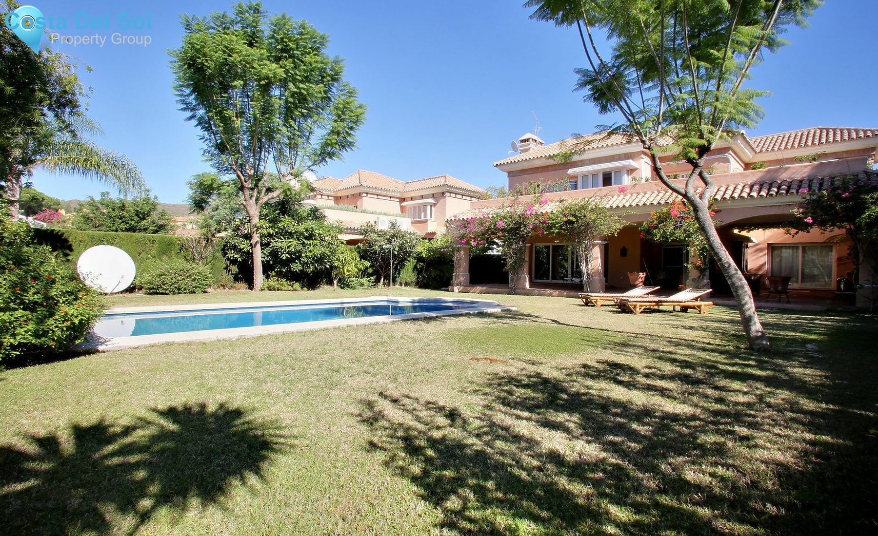 Detached Villa in Nueva Andalucía-1200781