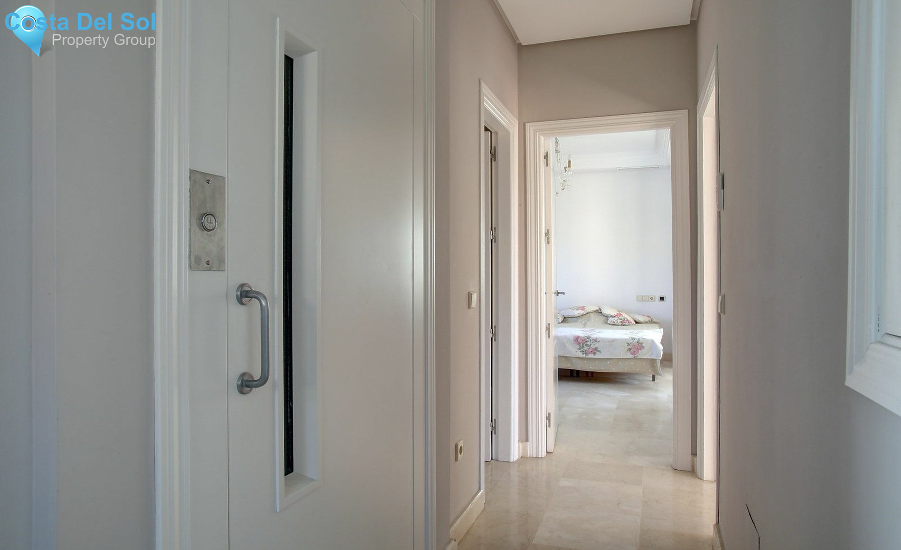 Detached Villa in Nueva Andalucía-1200787