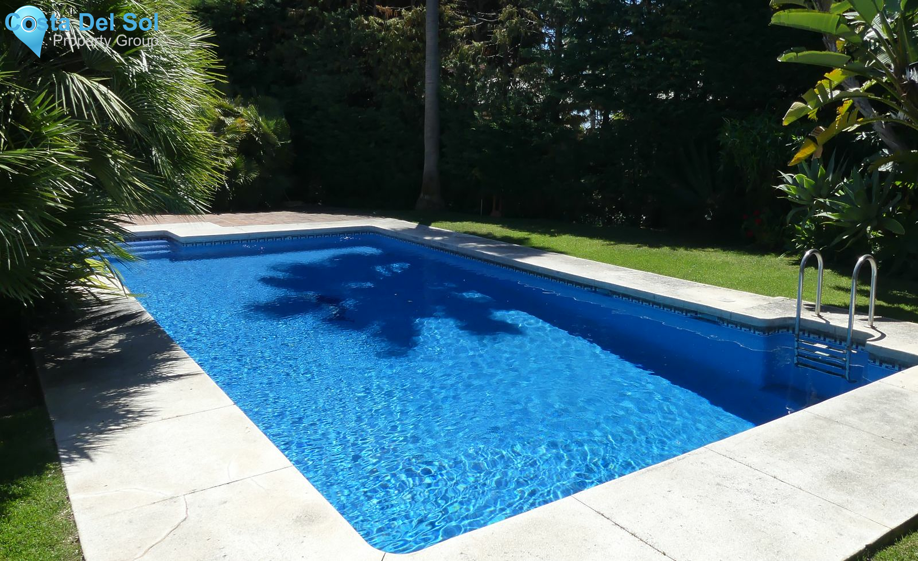 Detached Villa in Nueva Andalucía-1219476