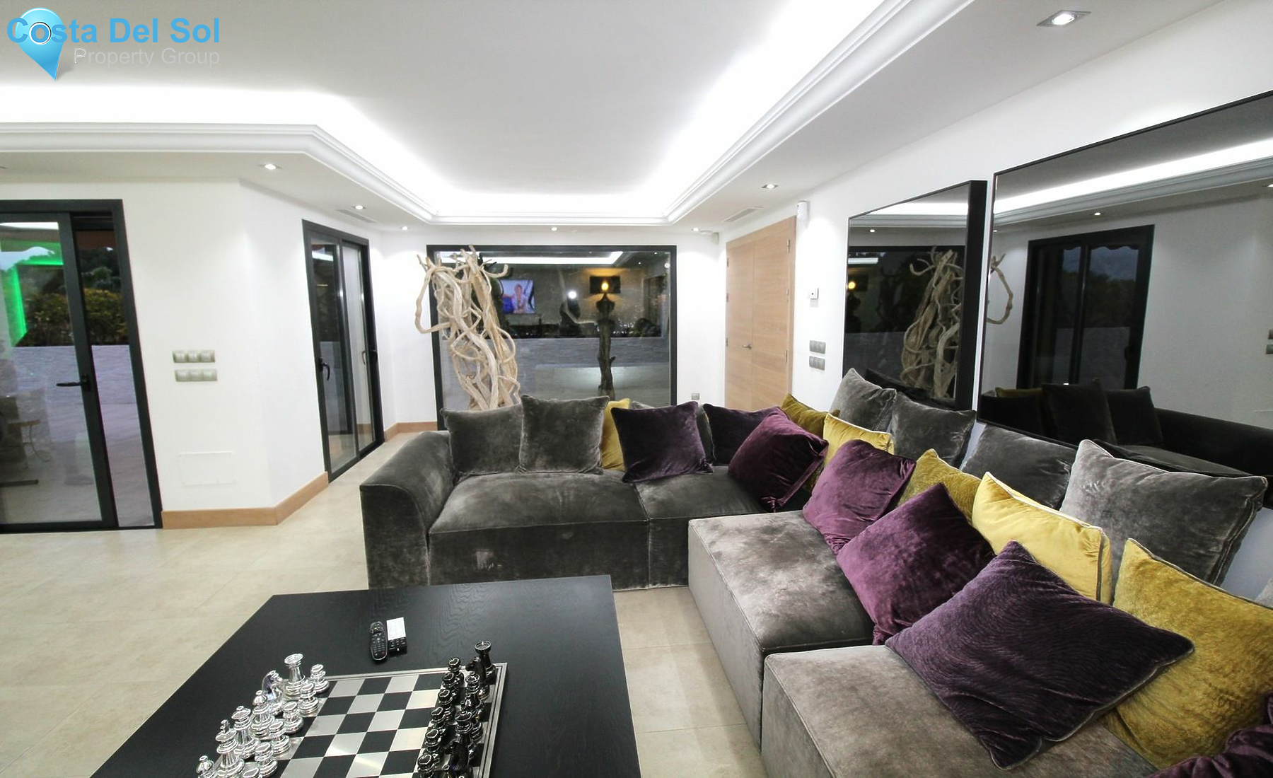 Detached Villa in Nueva Andalucía-1221099