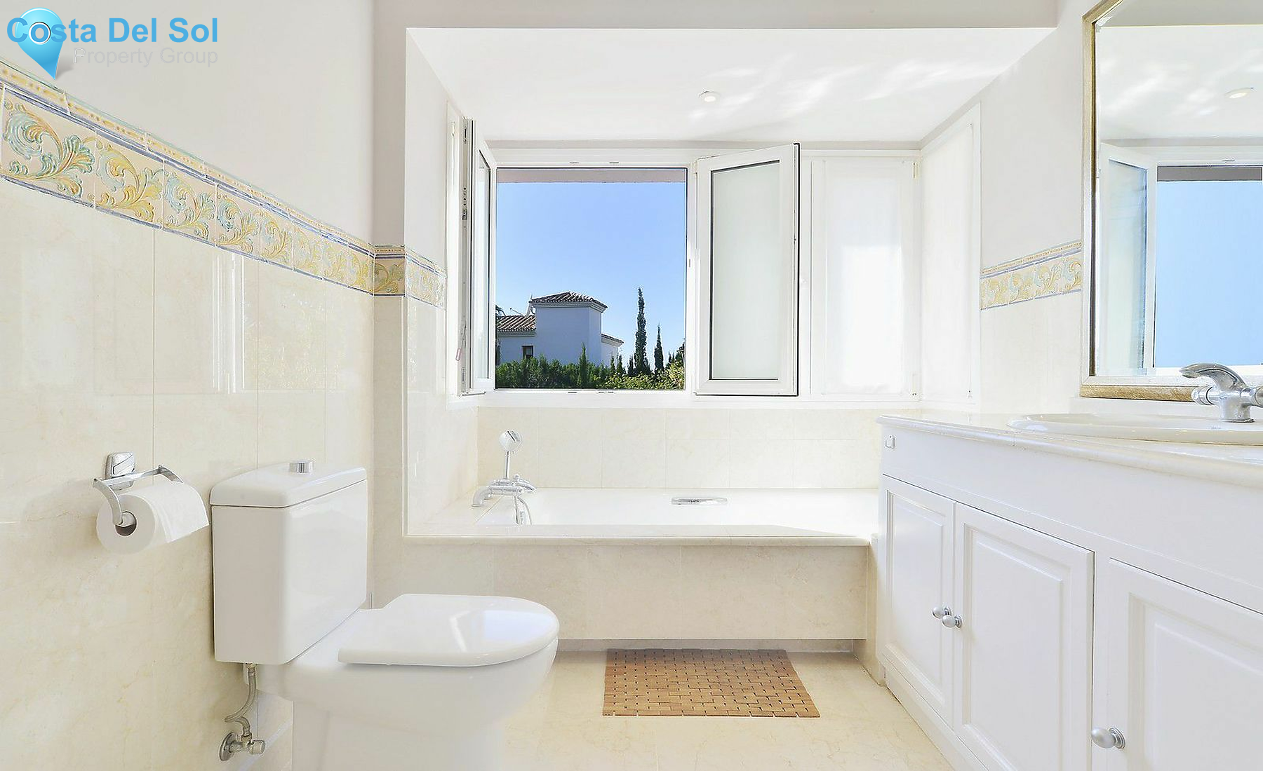 Detached Villa in Nueva Andalucía-1391196