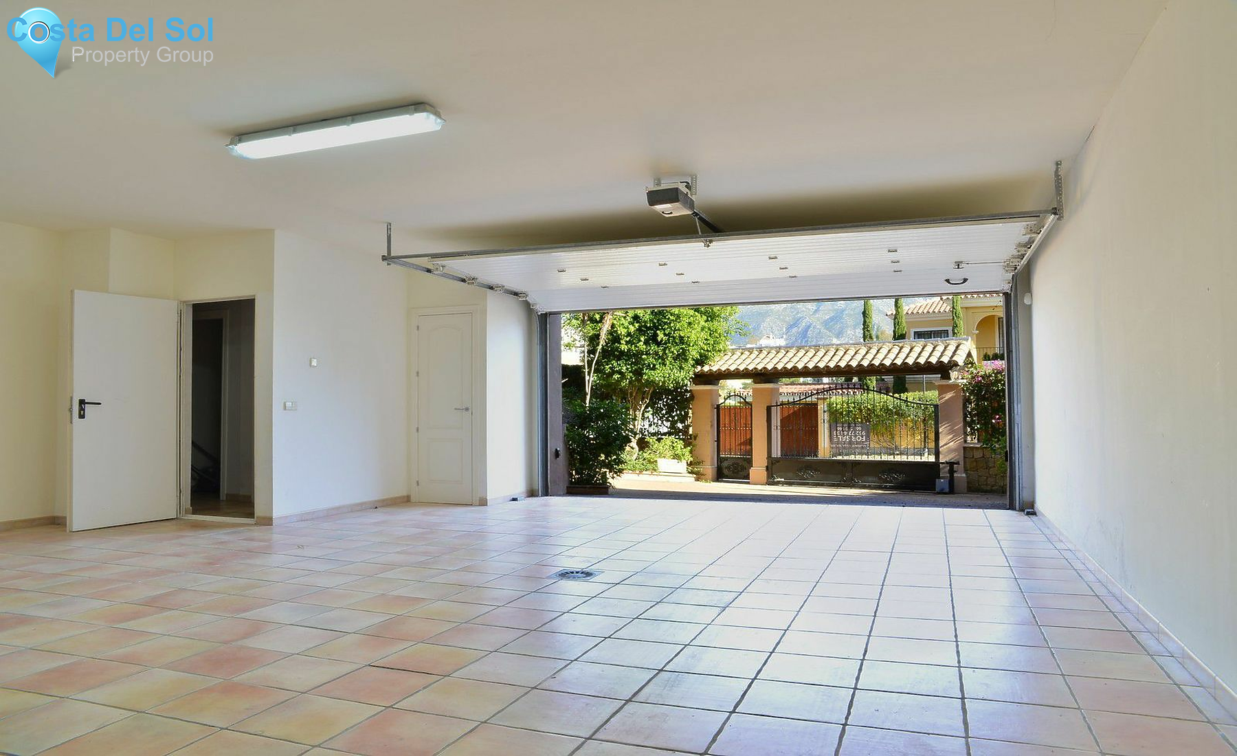 Detached Villa in Nueva Andalucía-1391199