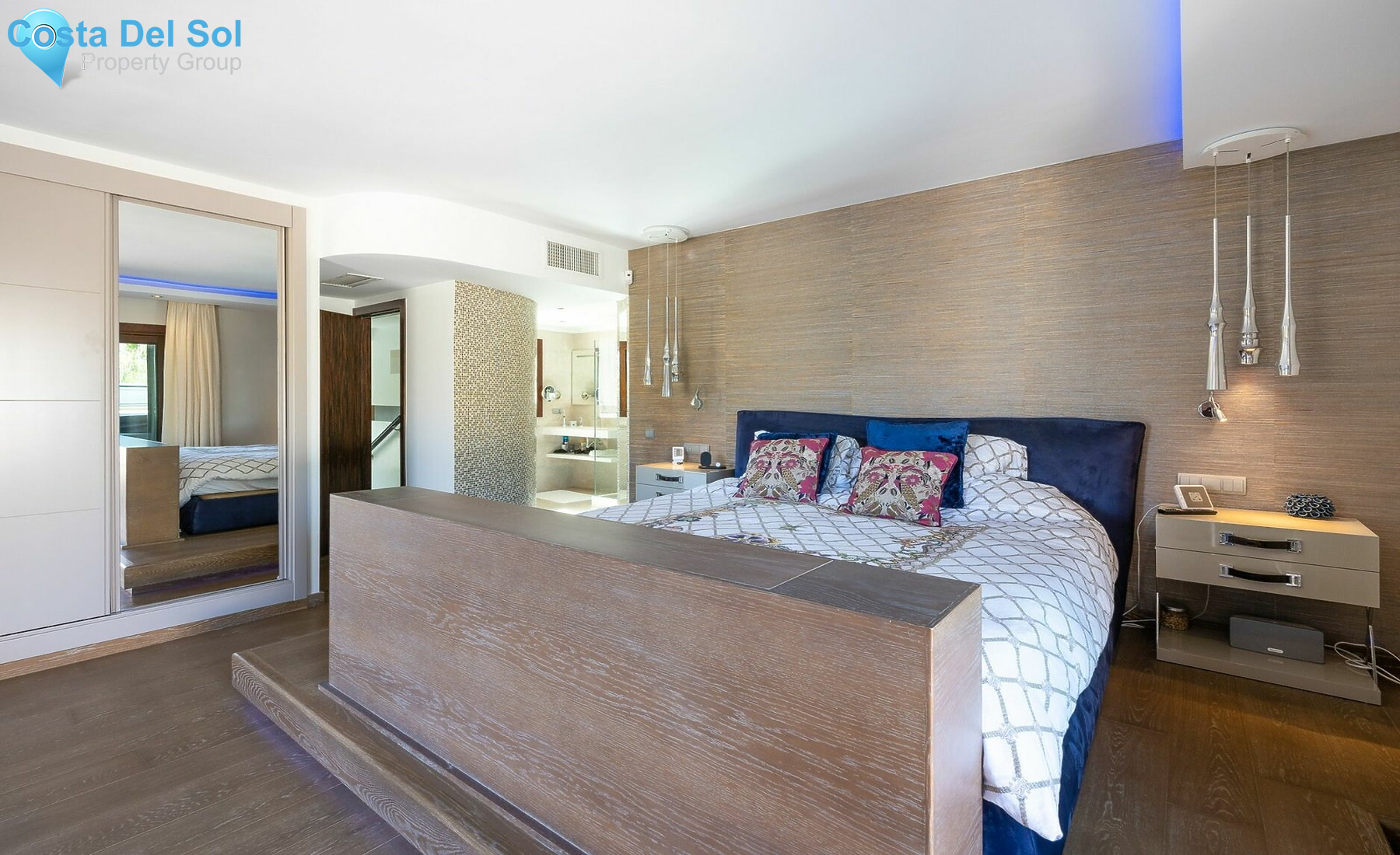 Detached Villa in Nueva Andalucía-1399166