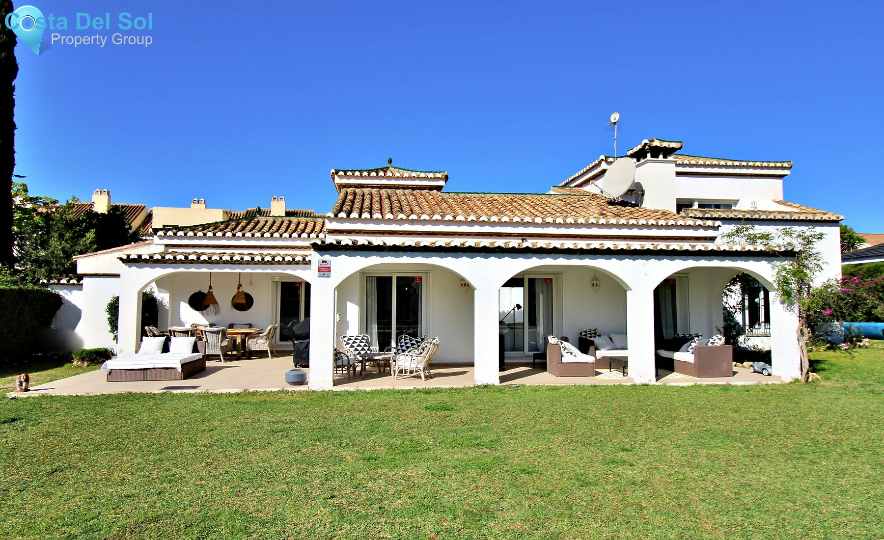 Detached Villa in Nueva Andalucía-1420596