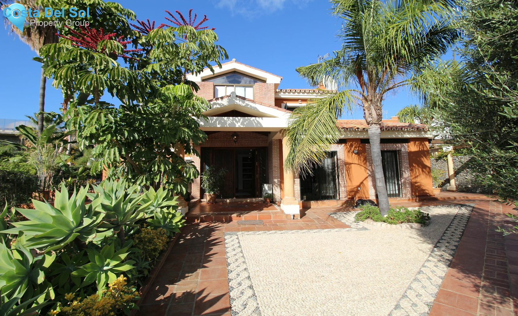 Detached Villa in Nueva Andalucía
