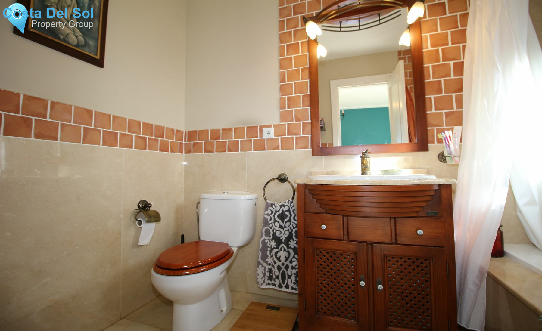 Detached Villa in Nueva Andalucía-1450190