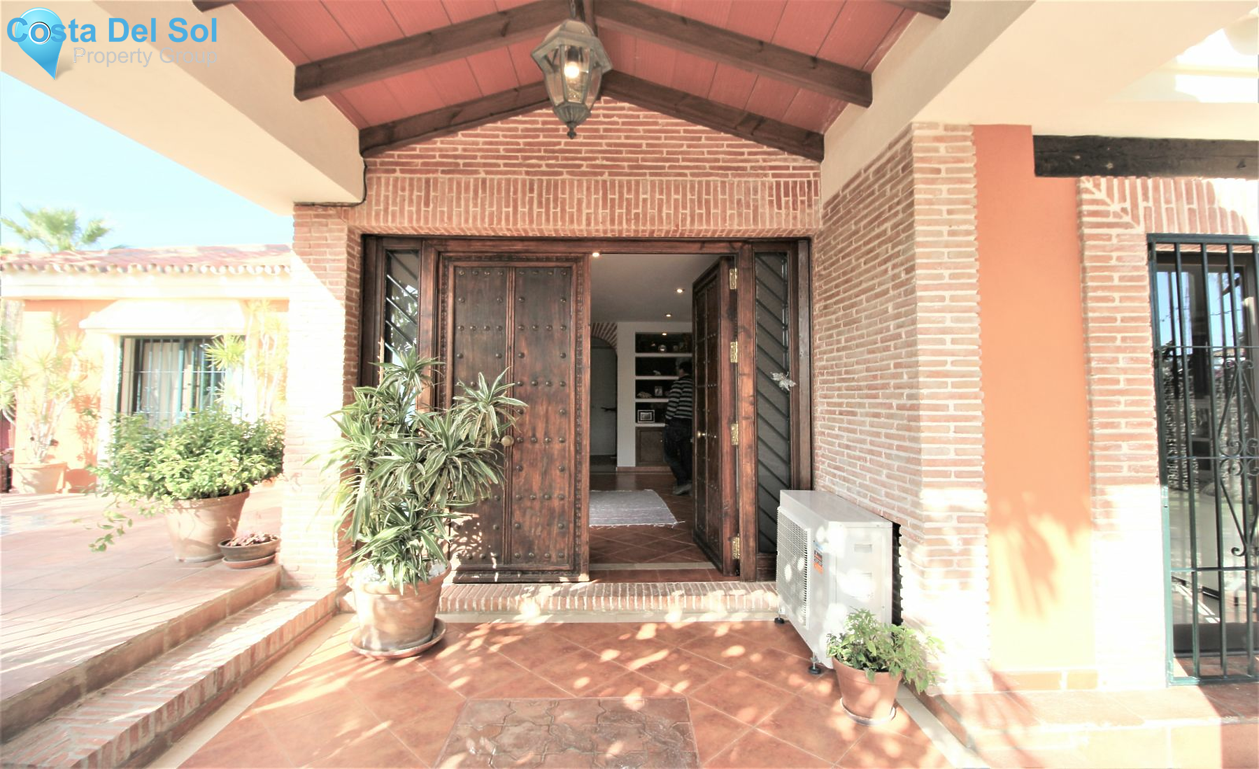 Detached Villa in Nueva Andalucía-1450185