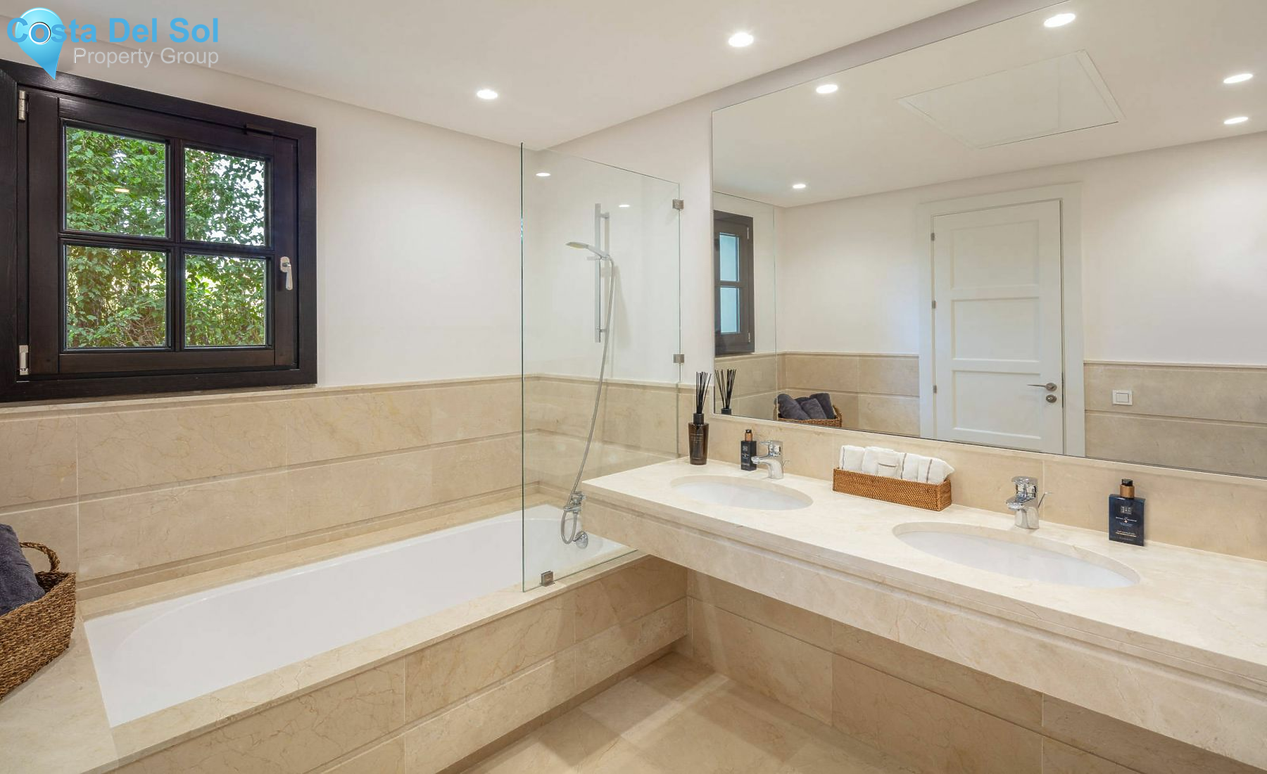 Detached Villa in Nueva Andalucía-1464714